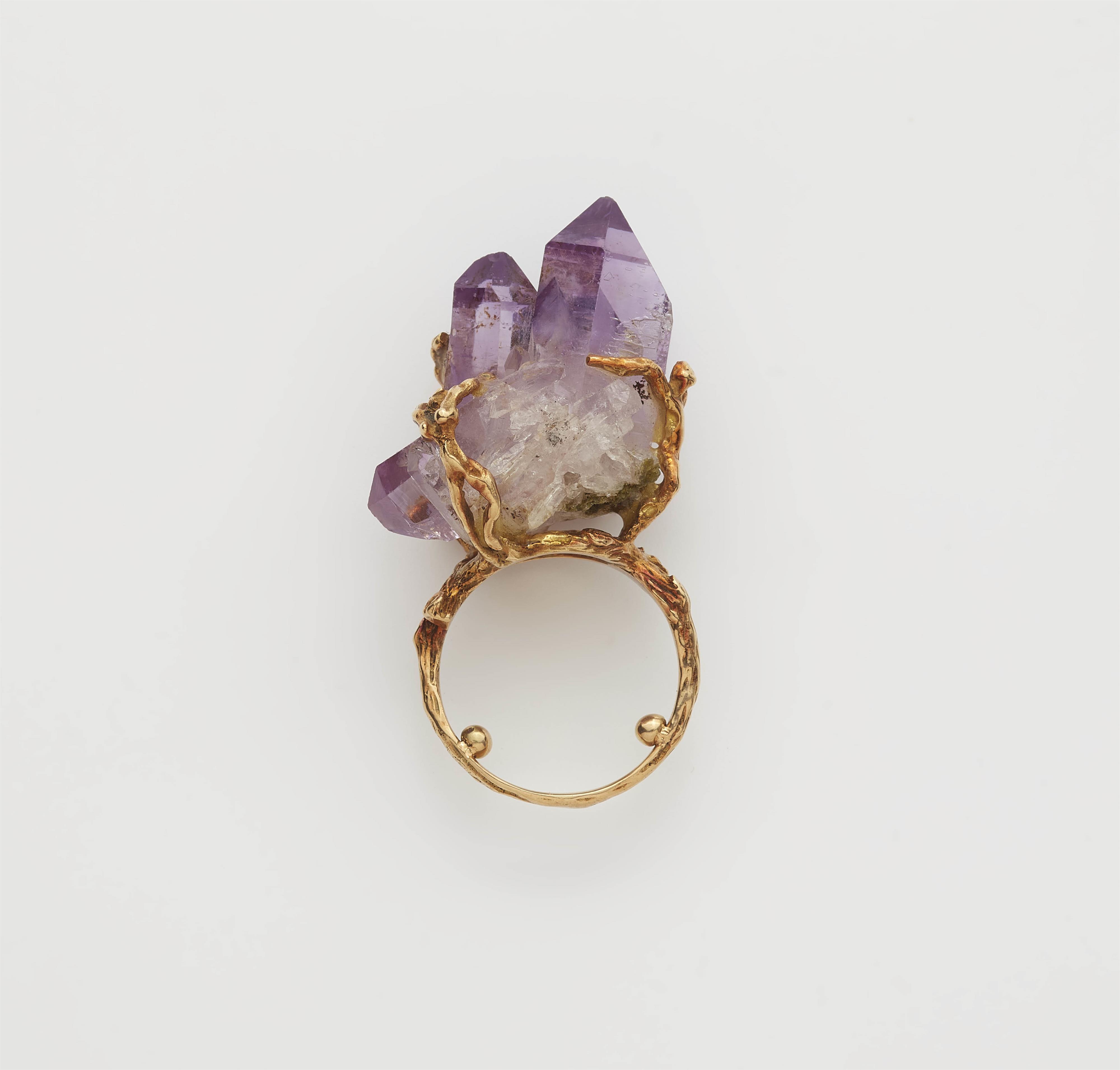 A sculptured French 18k gold and raw amethyst druzy ring. - image-1