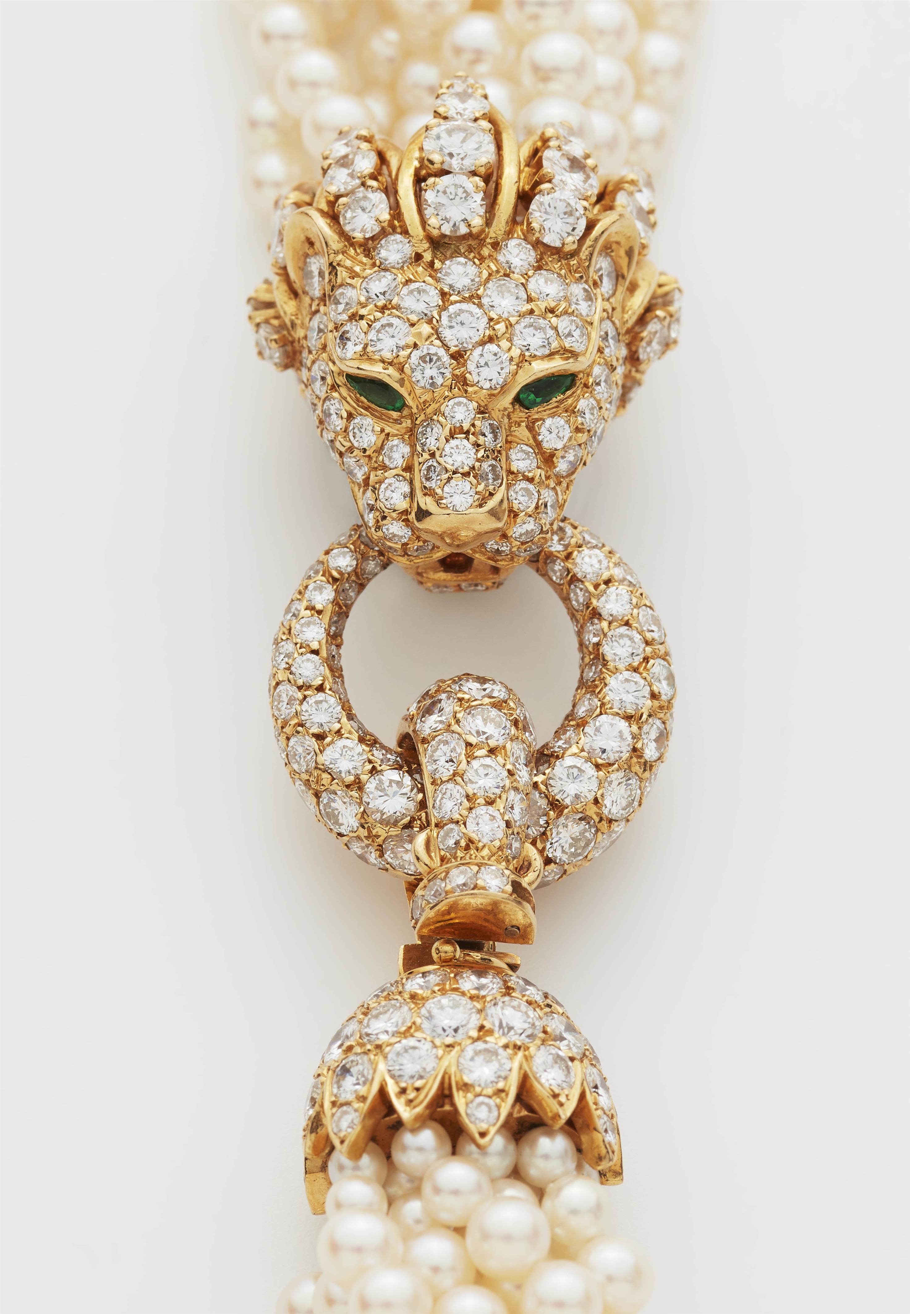 A French cultured pearl necklace "Lion Barquerolles" with an 18k gold, diamond and emerald lion clasp. - image-4