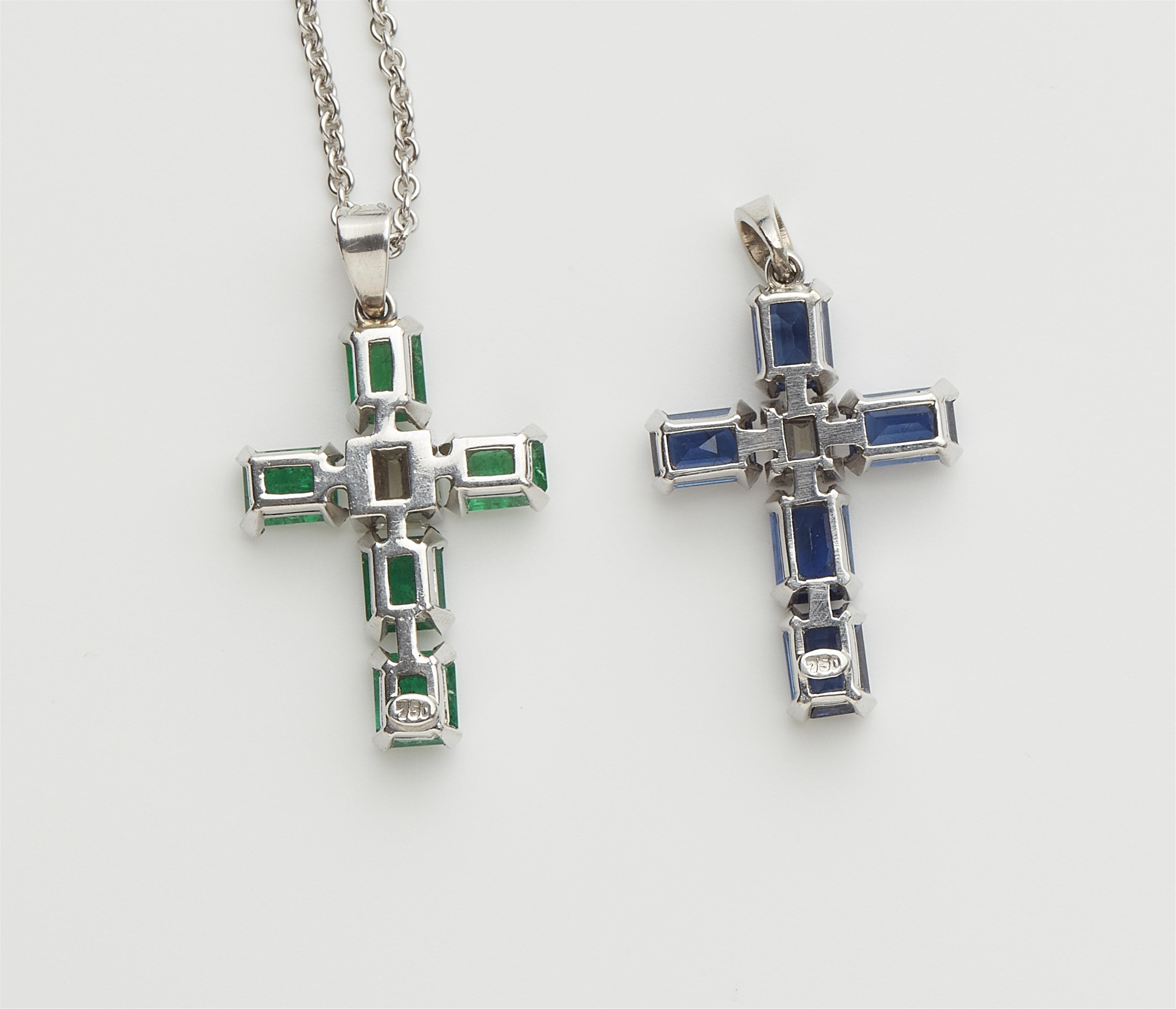 Zwei Kreuzanhänger mit Farbsteinen - image-2