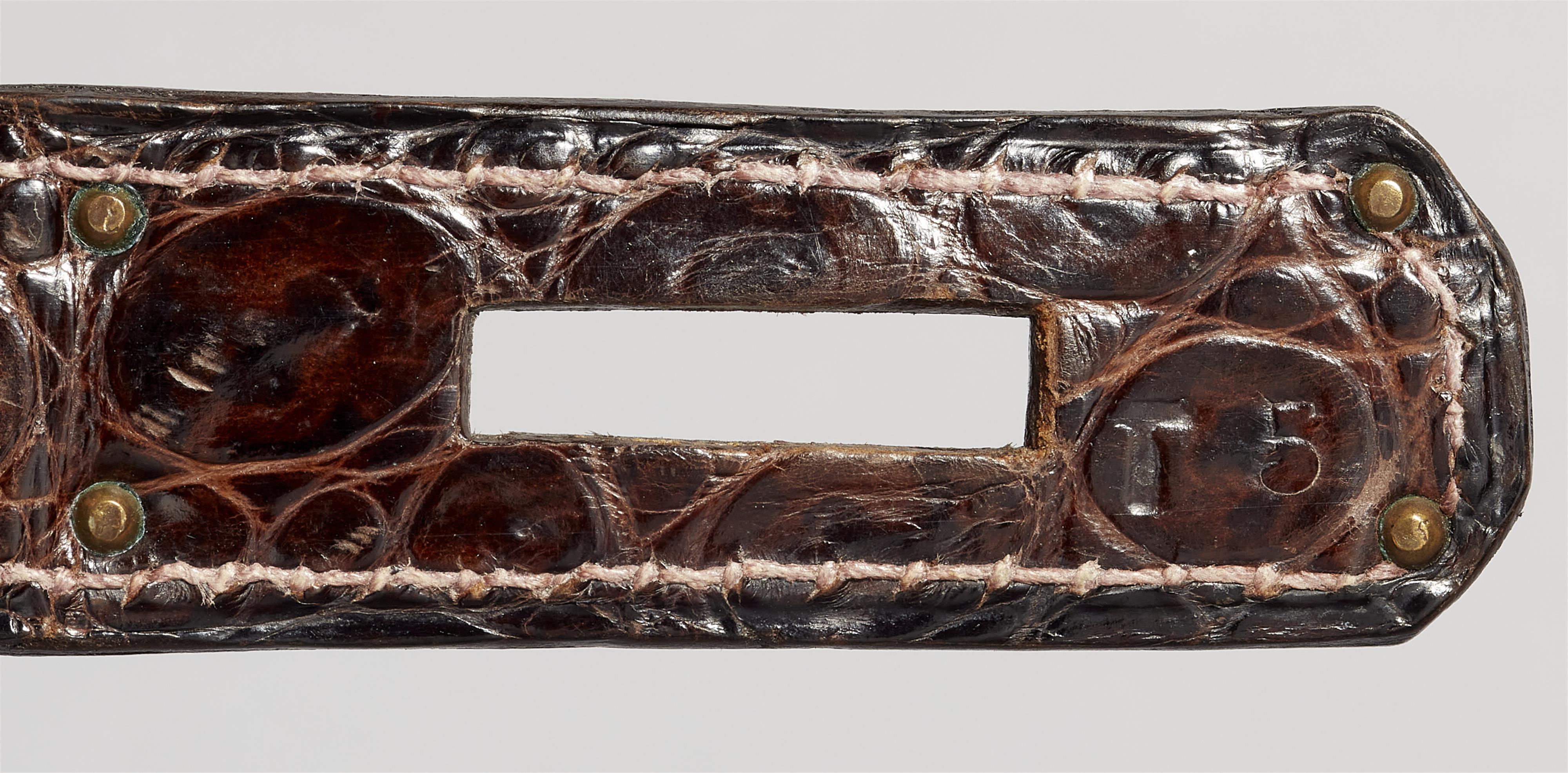 A brown alligator Hermès Kelly 29 with gilt metal hardware. - image-7