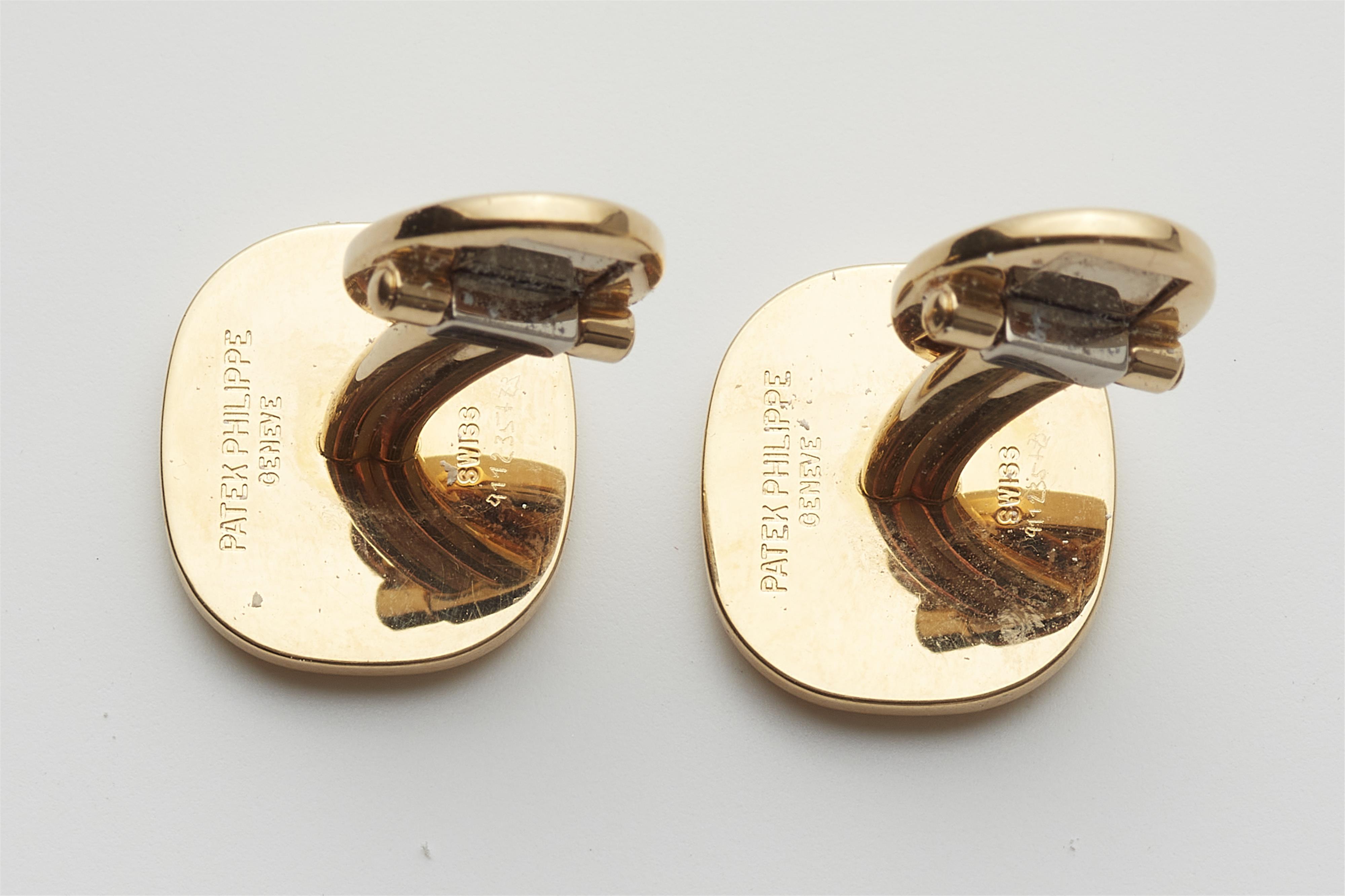 A pair of 18k gold Patek Philippe cufflinks "Ellipse d´Or" - image-2