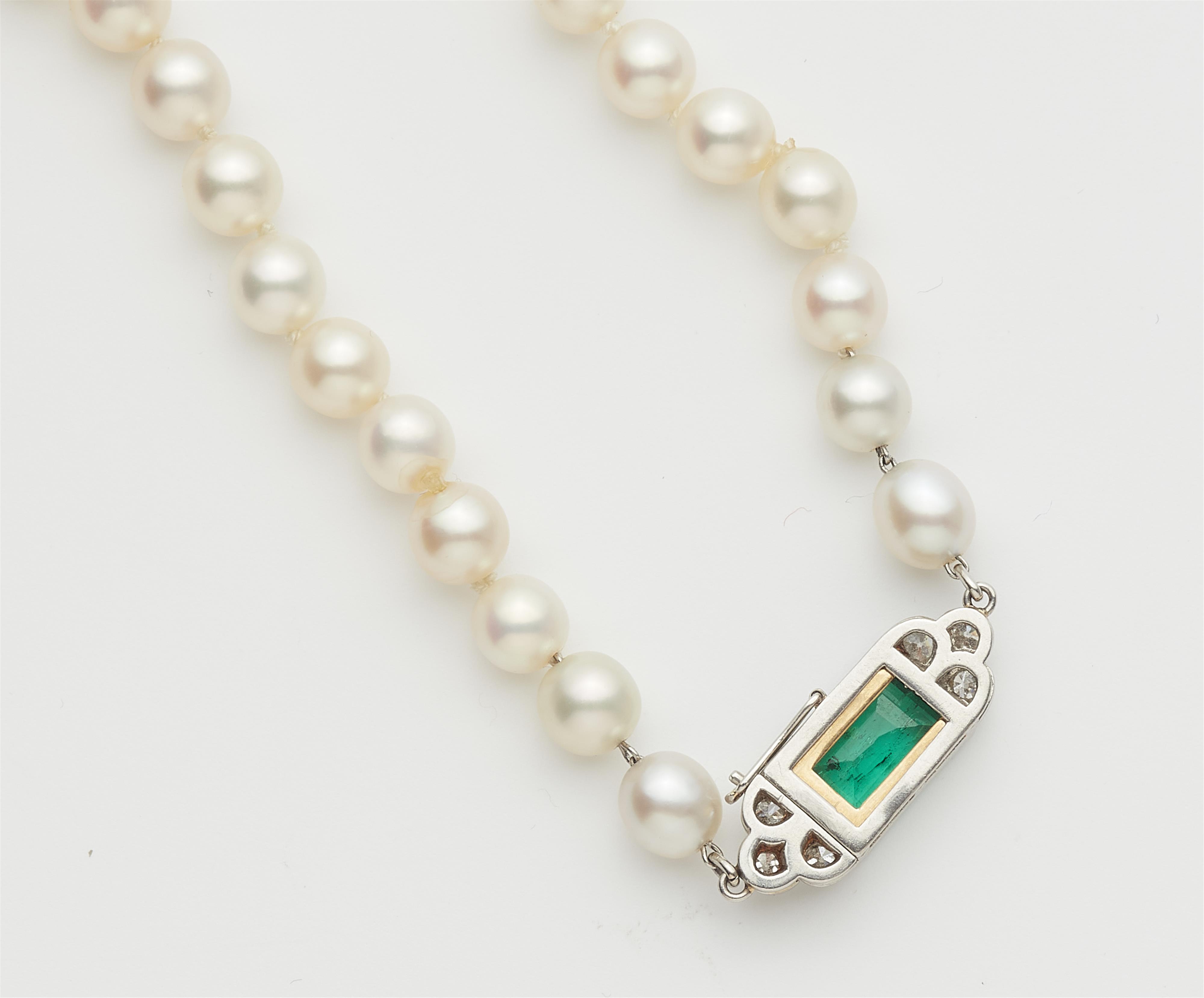 Art Déco-Perlenkette mit Smaragdschließe - image-2