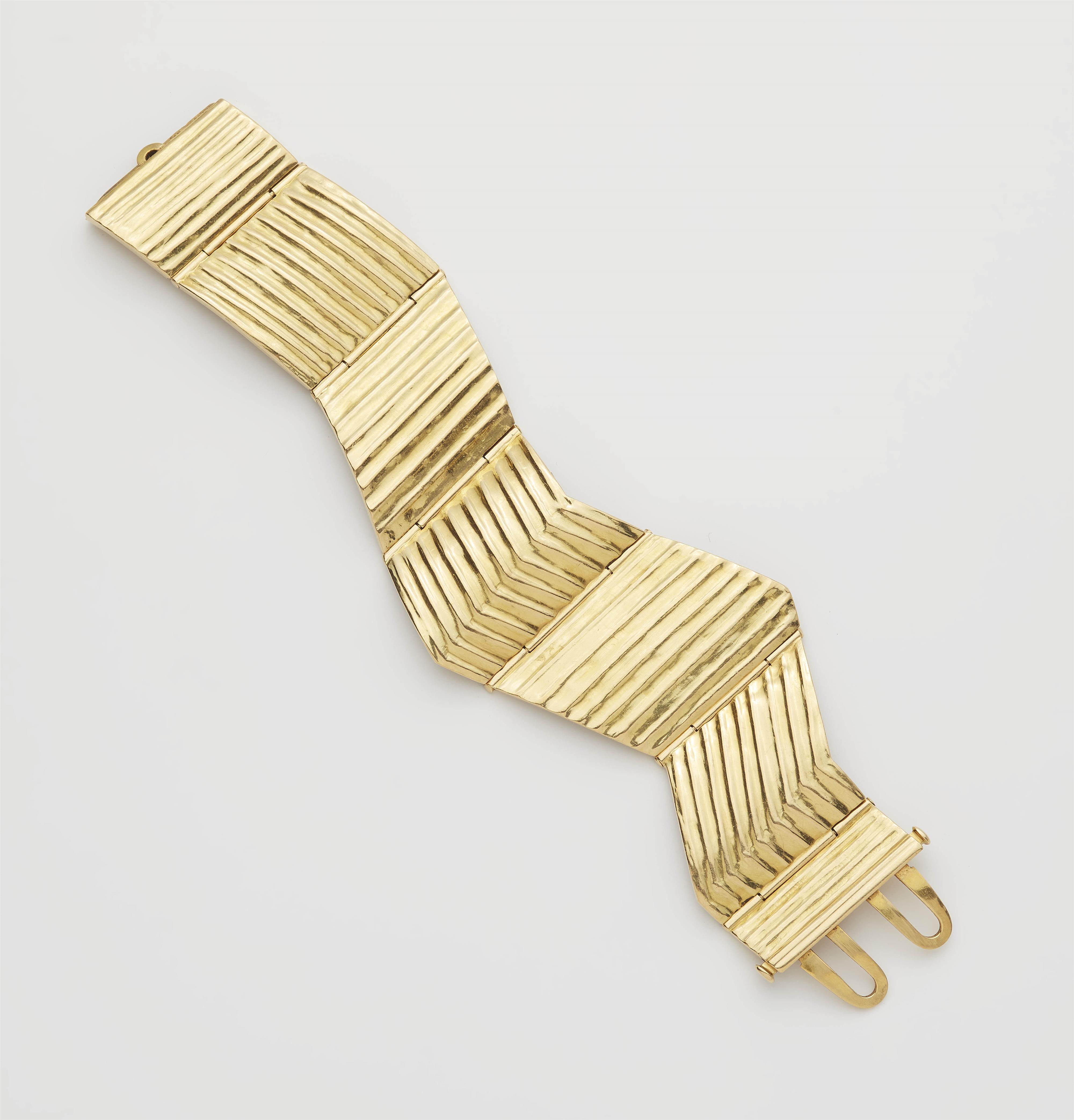 A German 18k gold cuff bracelet. - image-1