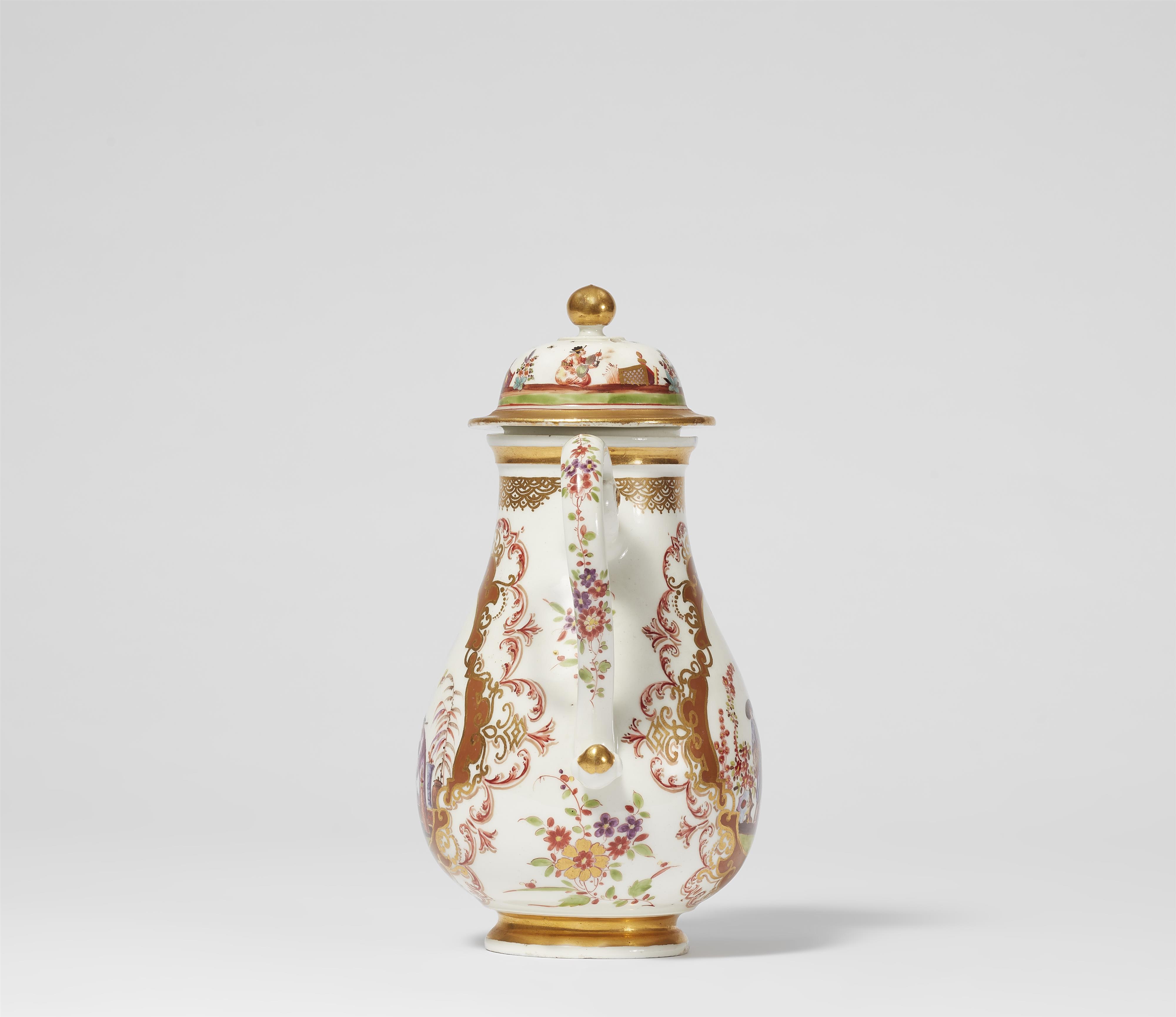 A Meissen porcelain coffee pot with Chinoiserie decor - image-4