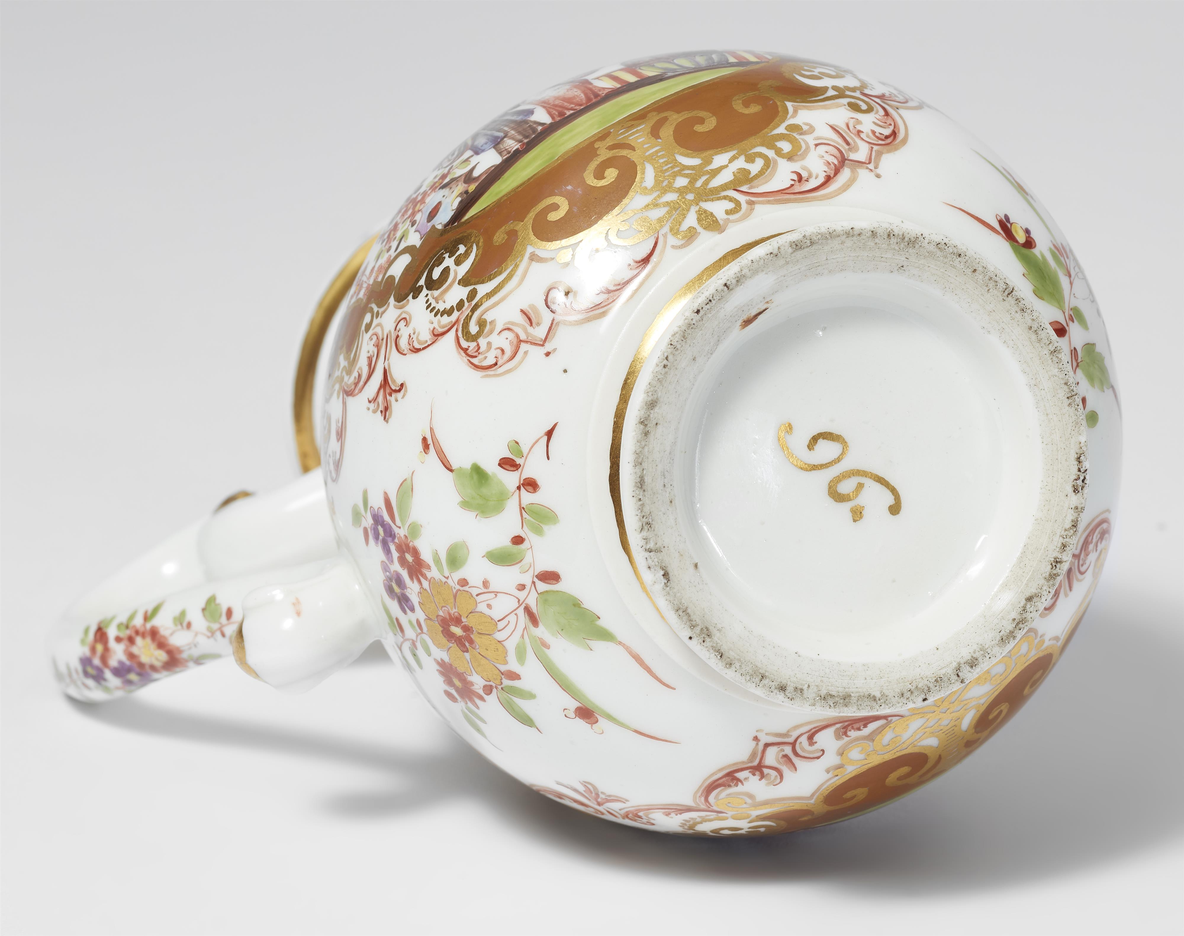 A Meissen porcelain coffee pot with Chinoiserie decor - image-5