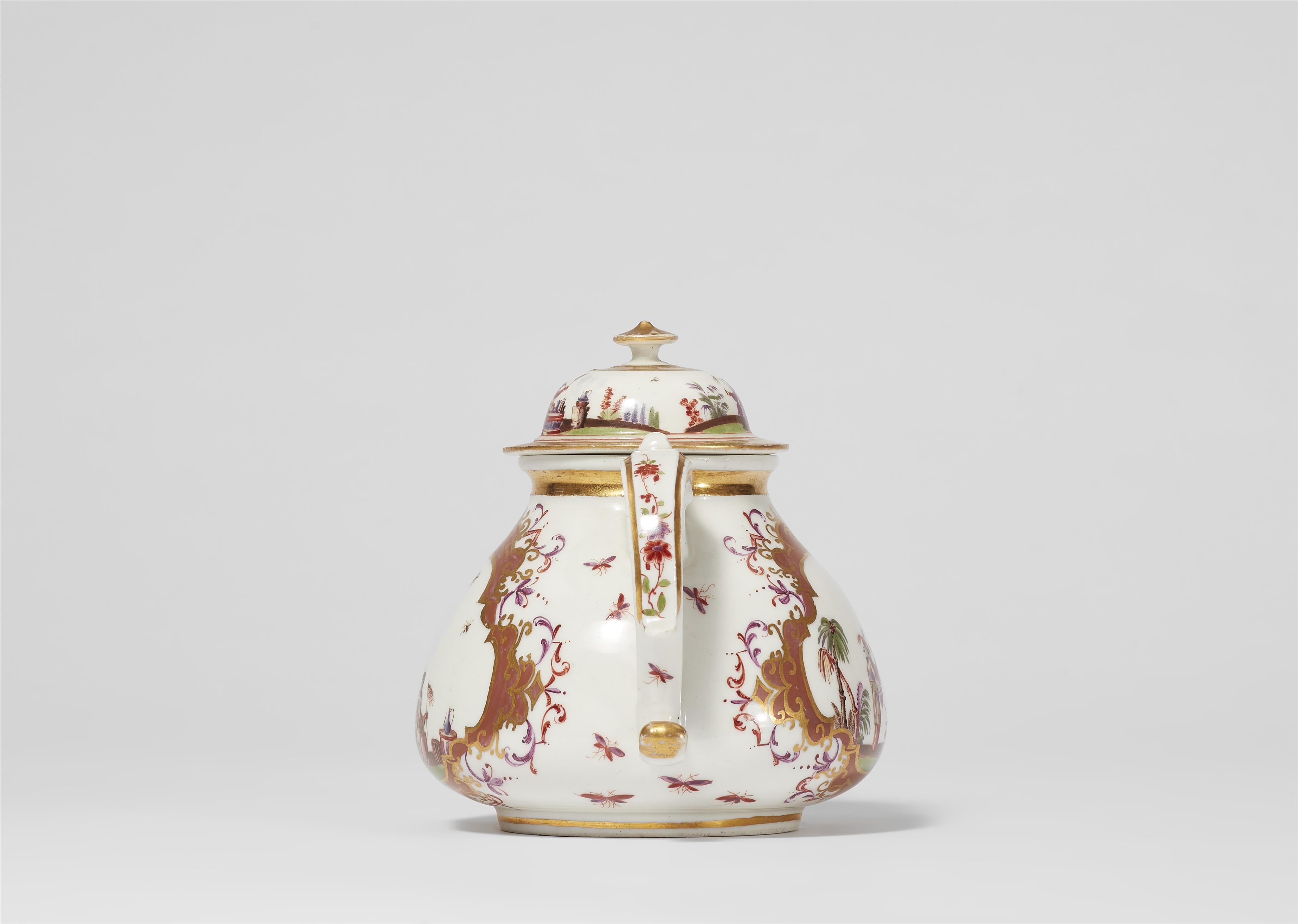 An important Meissen porcelain teapot with Augustus Rex mark - image-4
