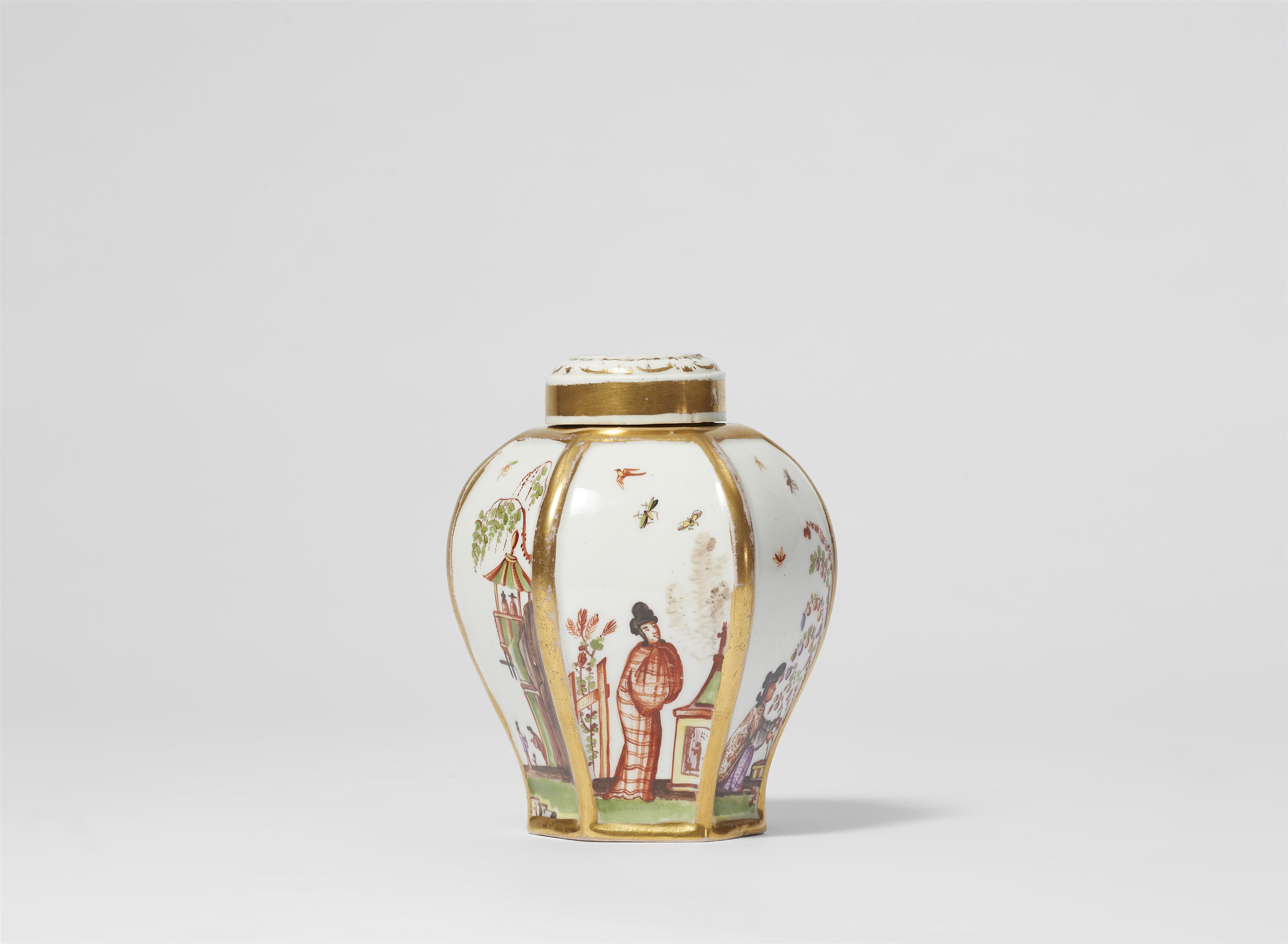 An early Meissen porcelain tea caddy with Hoeroldt Chinoiseries - image-1