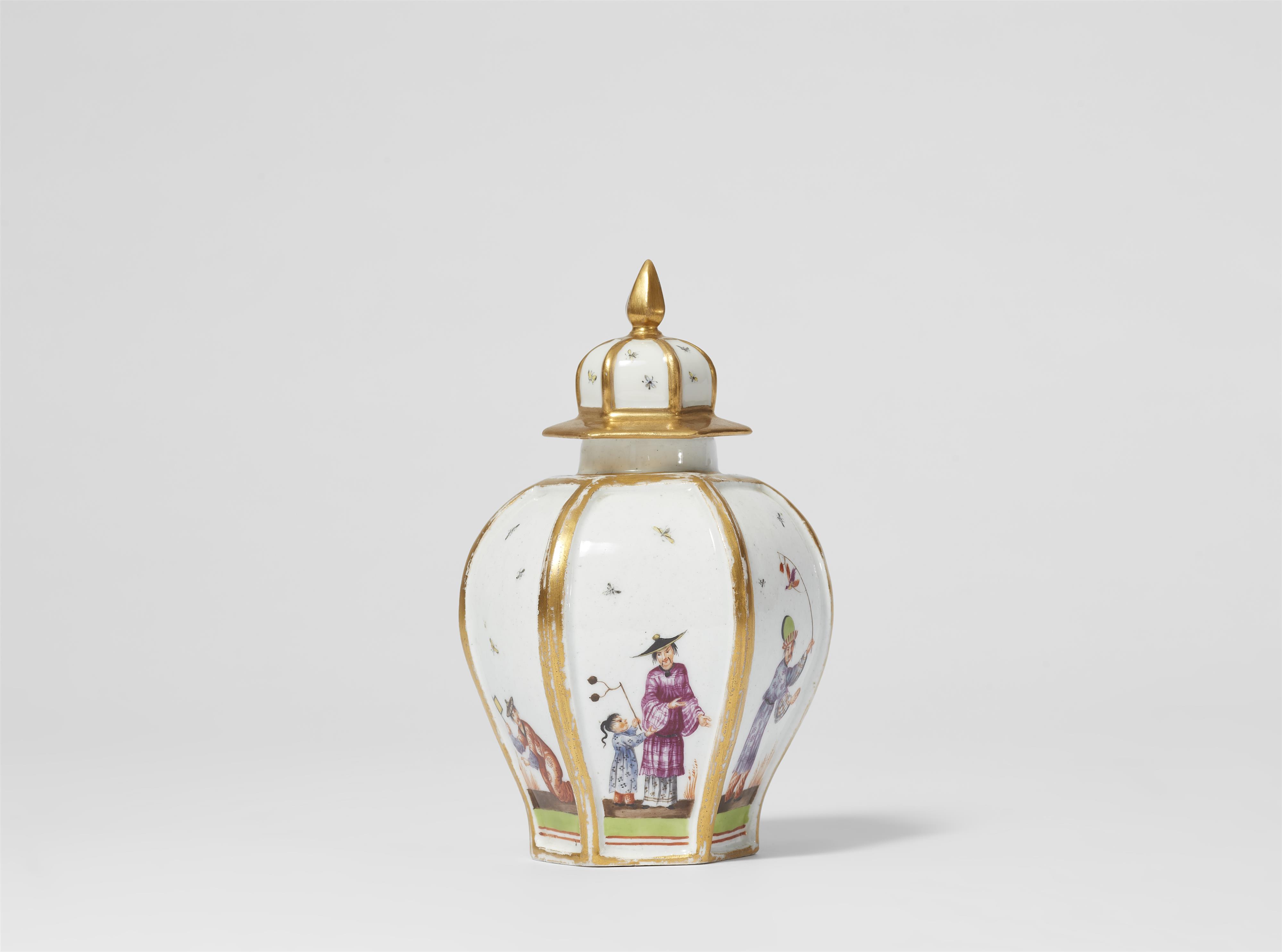 A Meissen porcelain tea caddy with Hoeroldt Chinoiseries - image-1