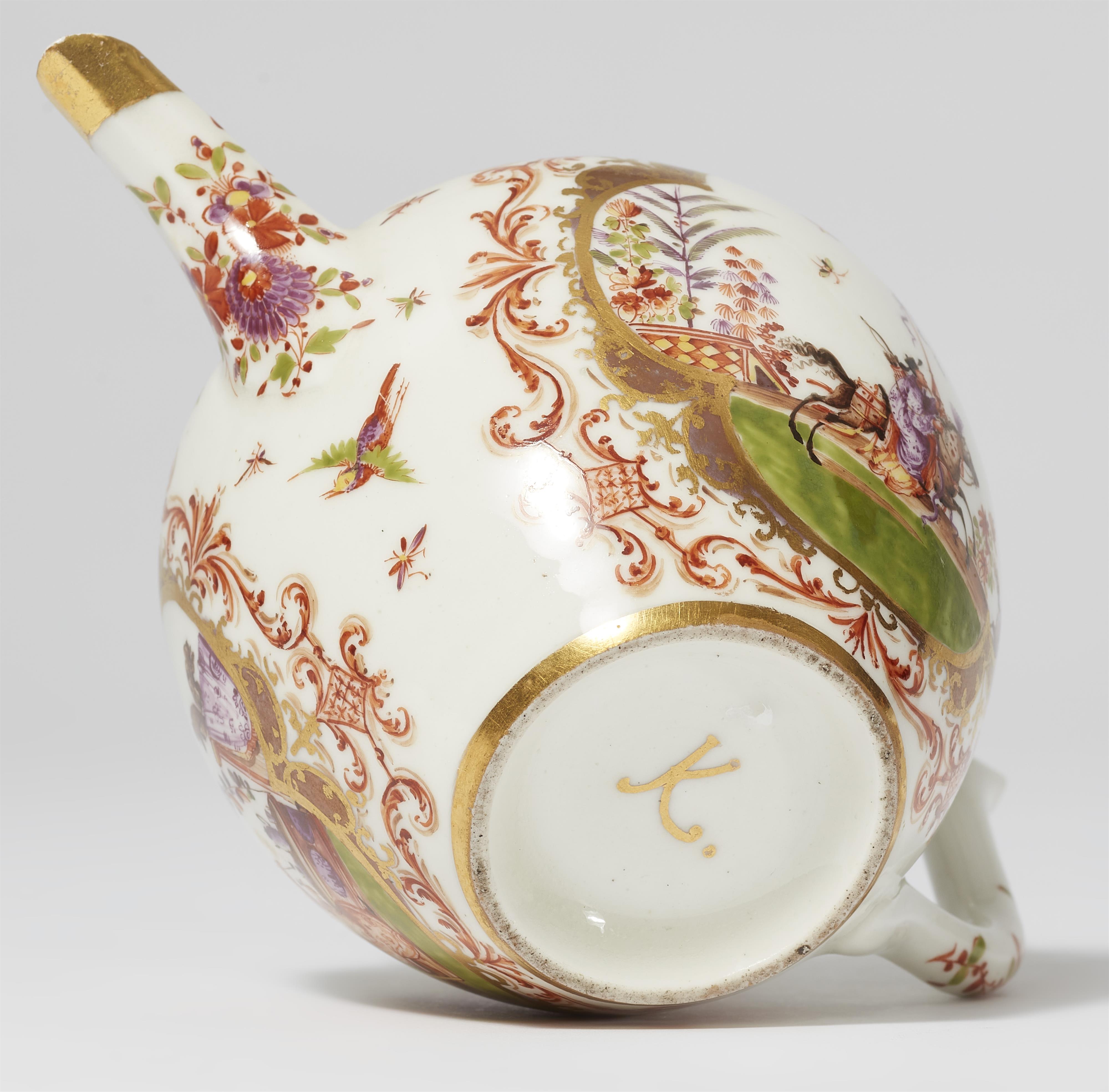 A small Meissen porcelain jug with Hoeroldt Chinoiseries - image-5