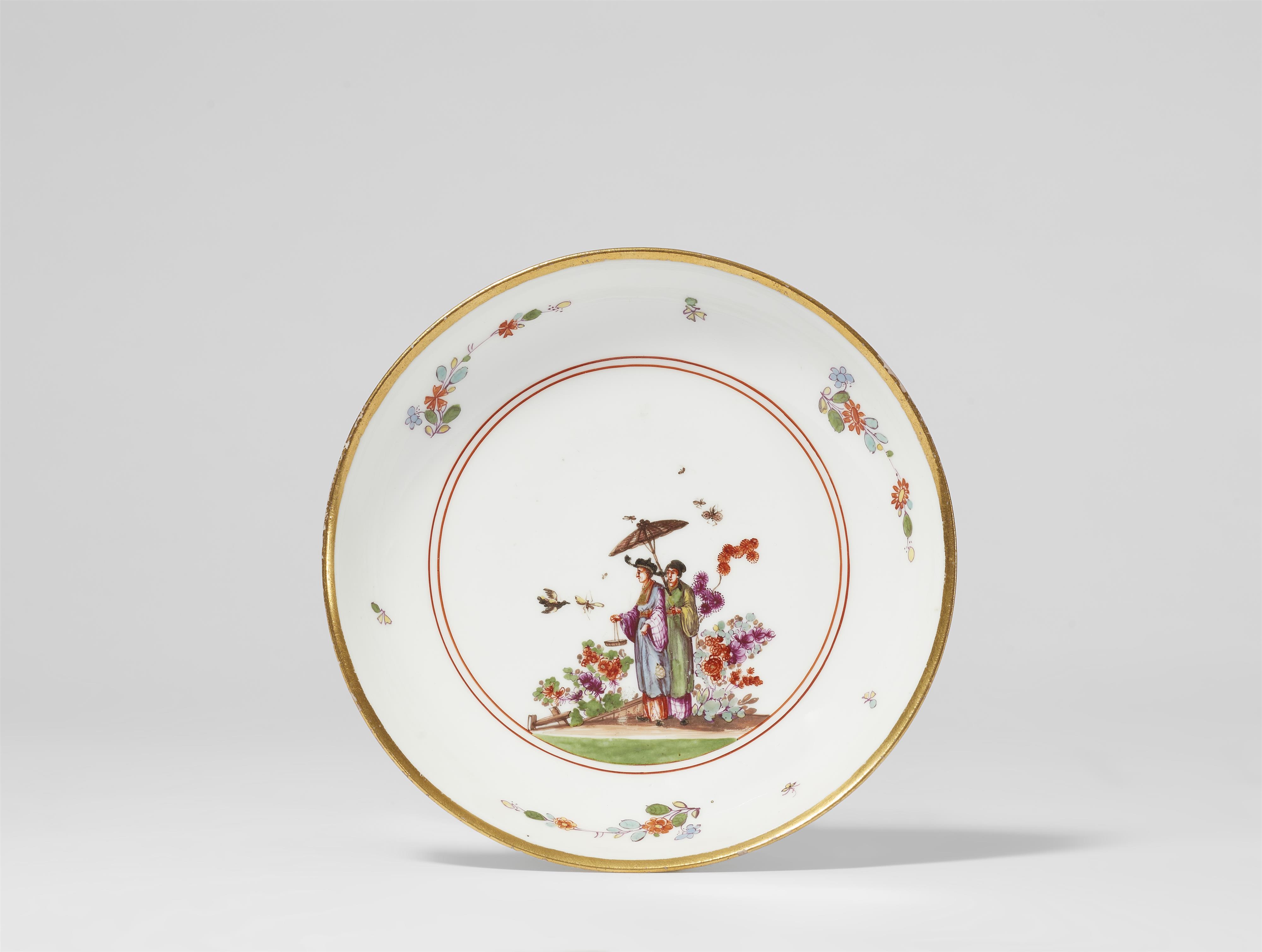 A Meissen porcelain tea bowl and saucer with Chinoiseries - image-2