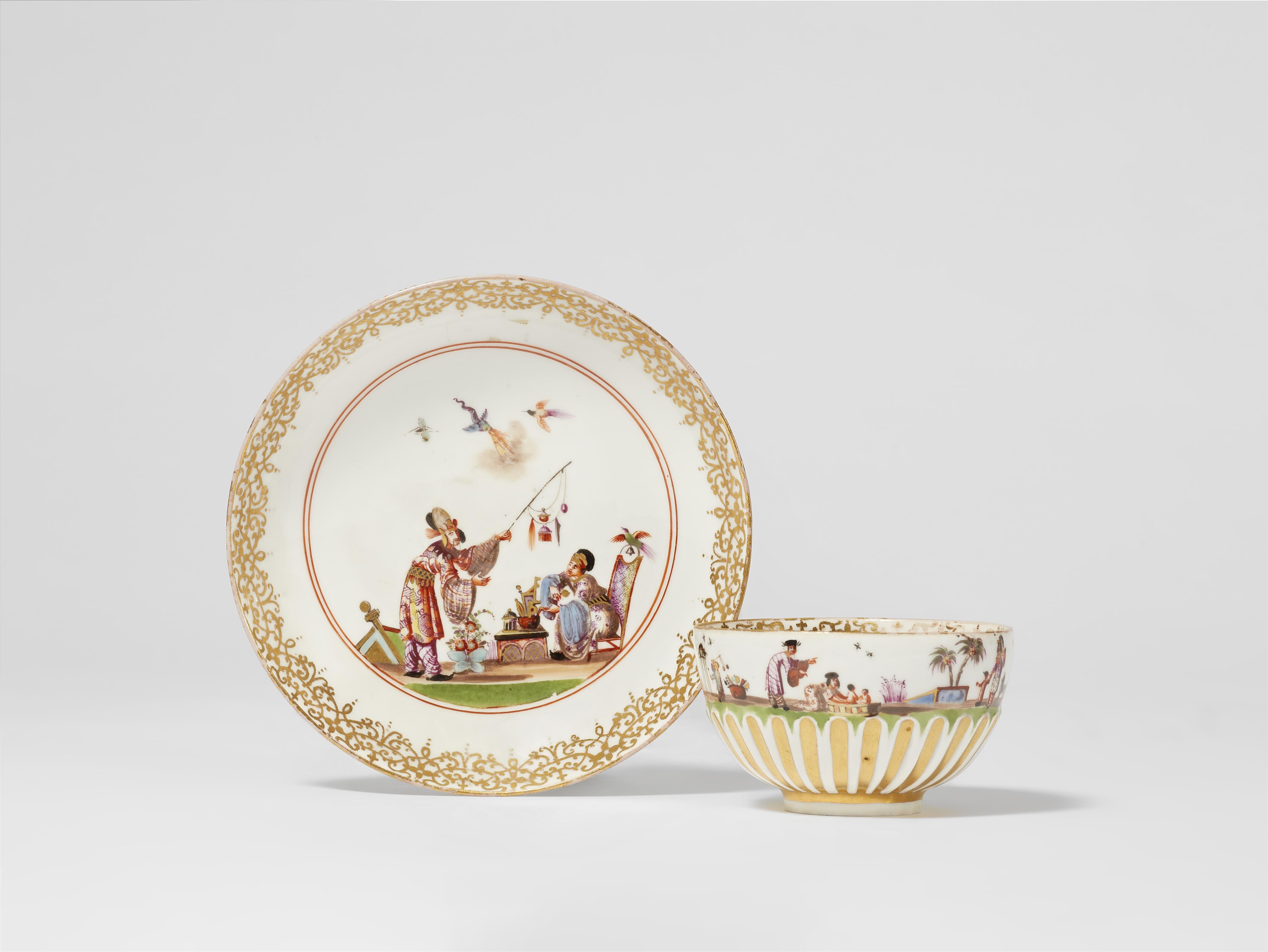 A Meissen porcelain tea bowl and saucer with Hoeroldt Chinoiseries - image-1