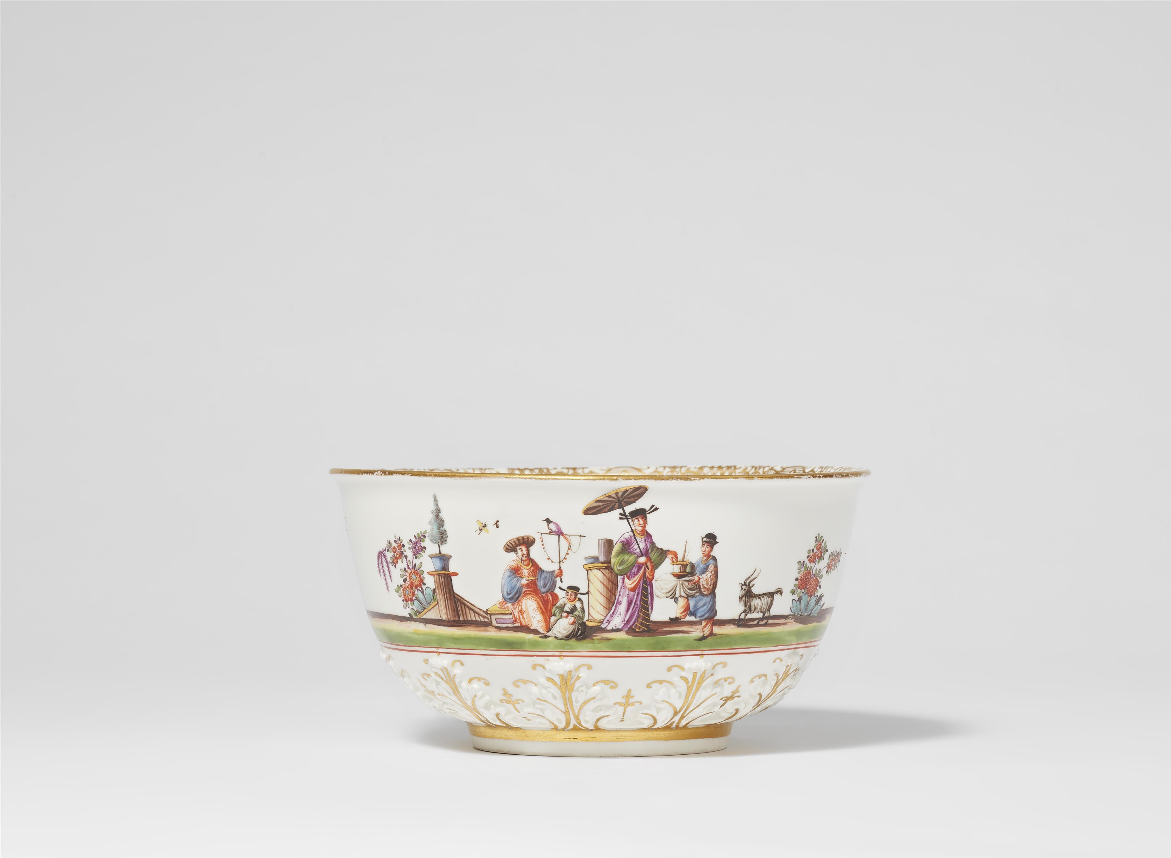 A Meissen porcelain slop bowl with Chinoiseries - image-1