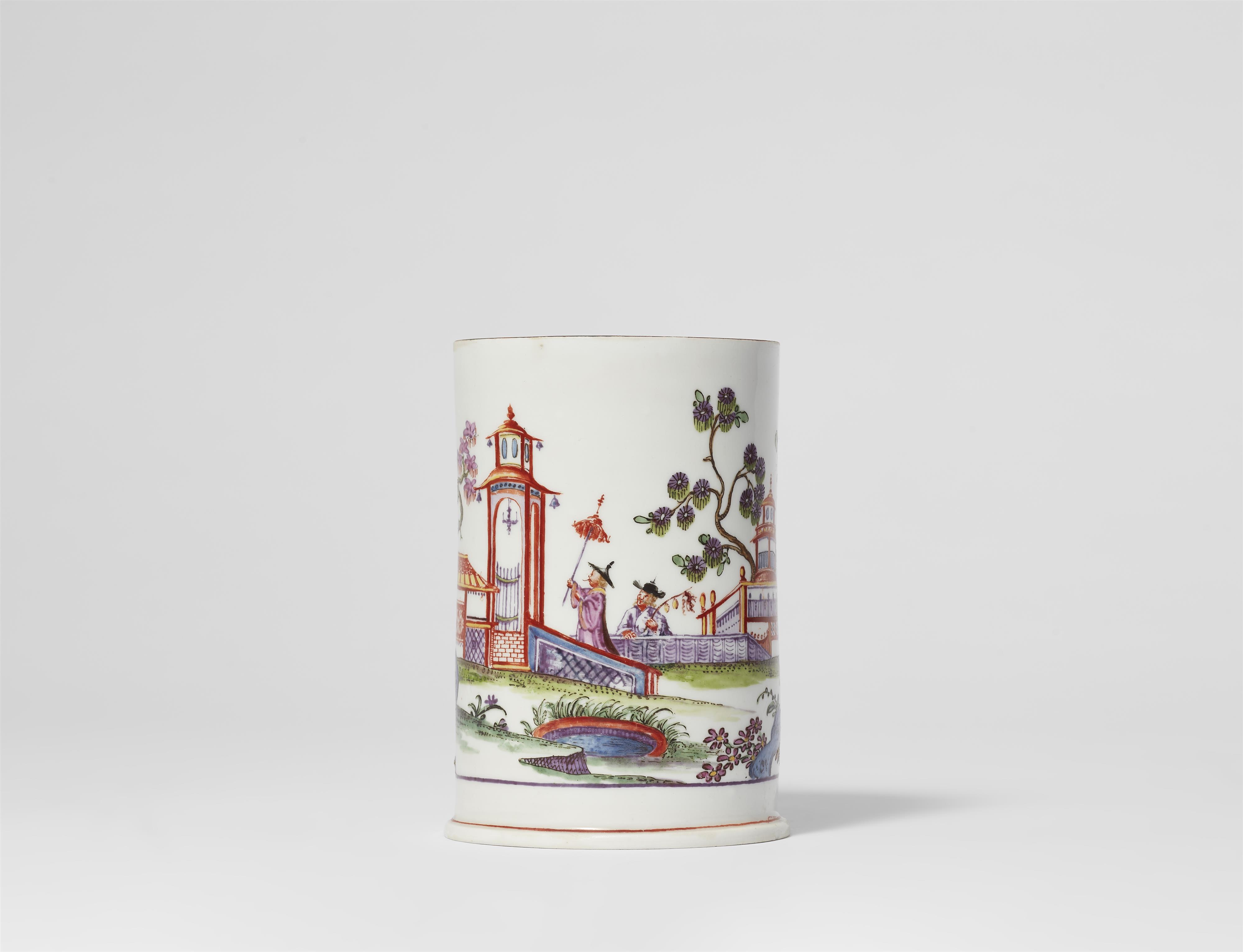A rare Vienna porcelain tankard with Chinoiserie decor - image-2