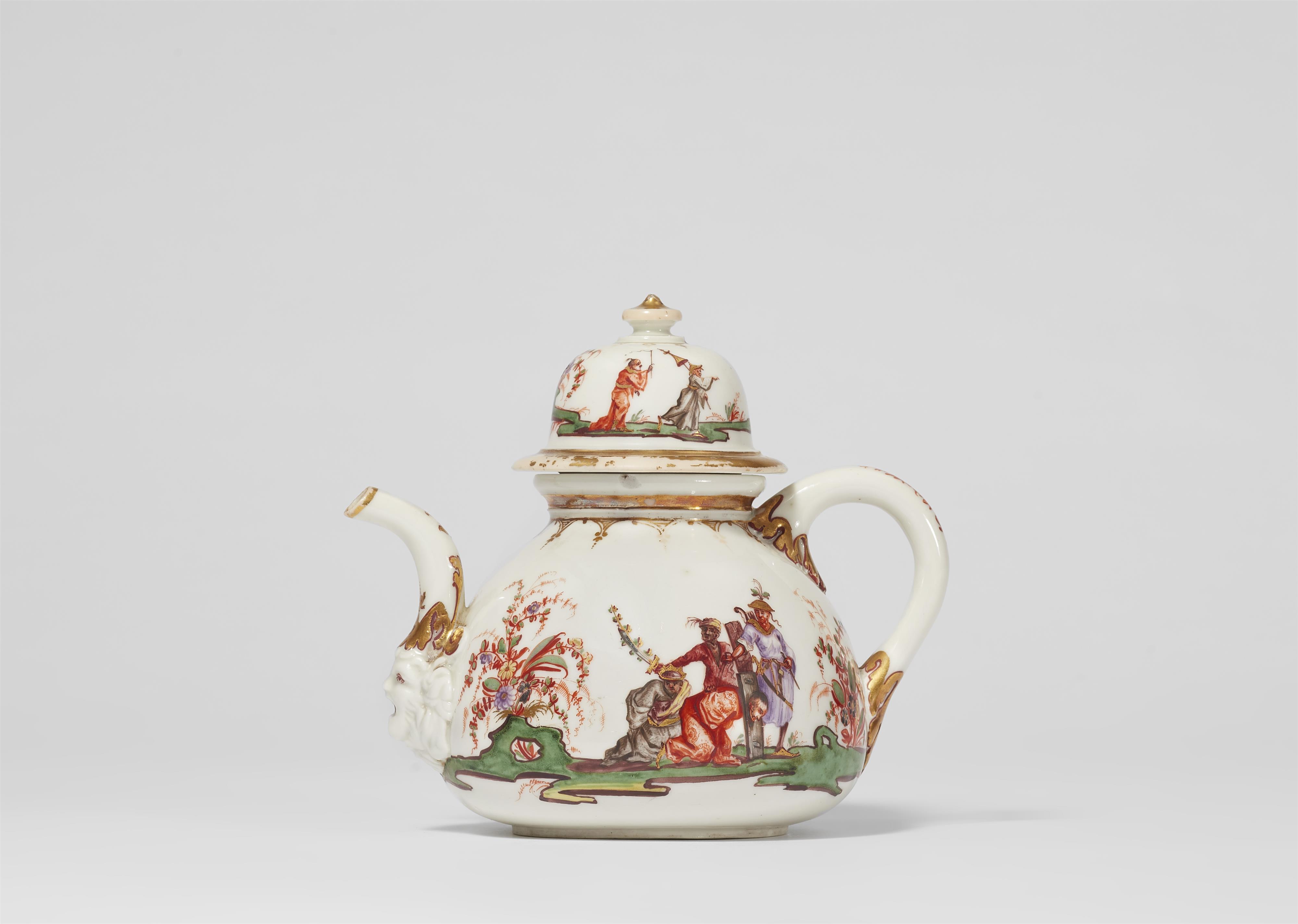 A Meissen porcelain teapot with Chinoiserie decor - image-1