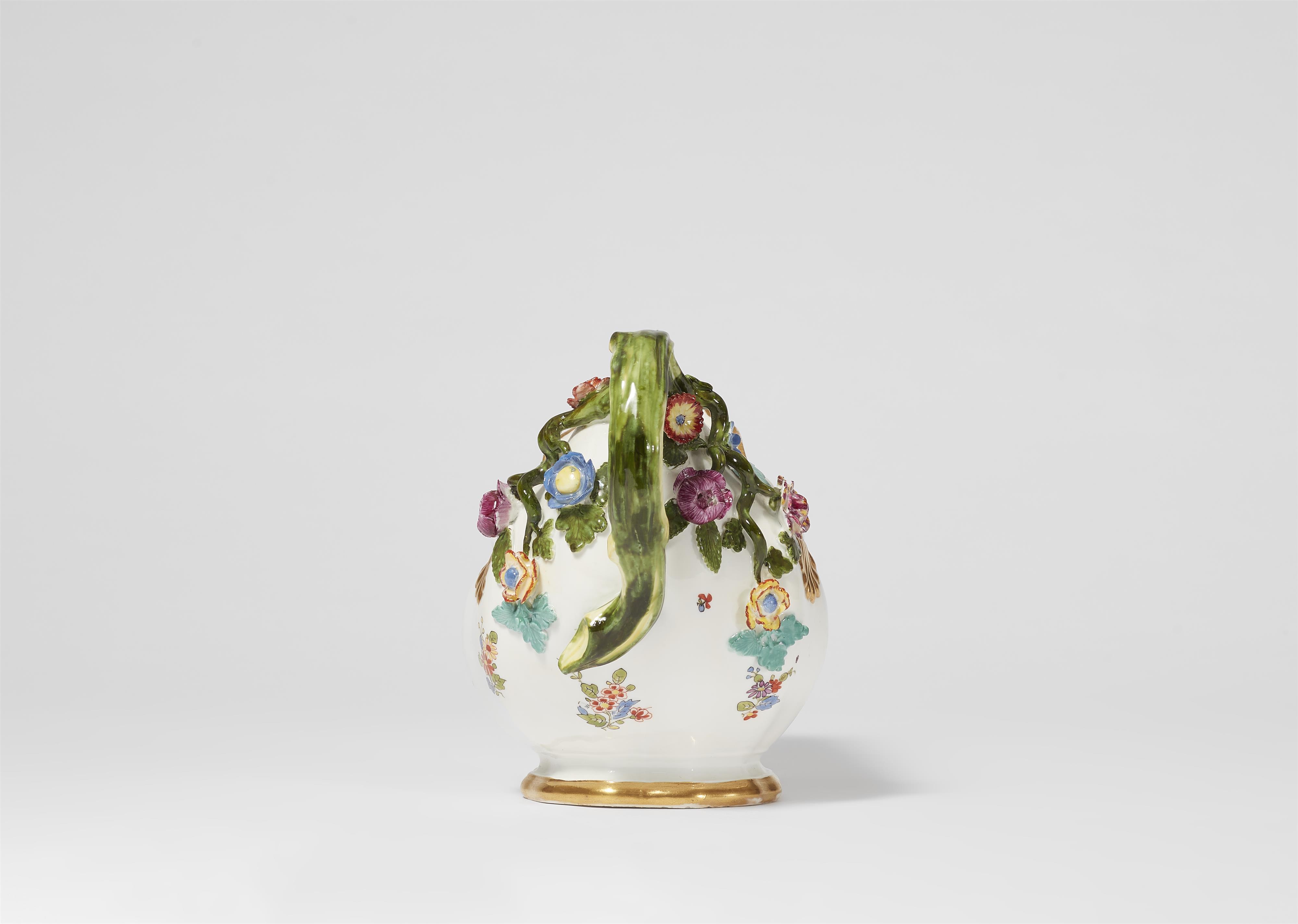 A Meissen porcelain sauce boat from the service for Count von Podewils - image-4