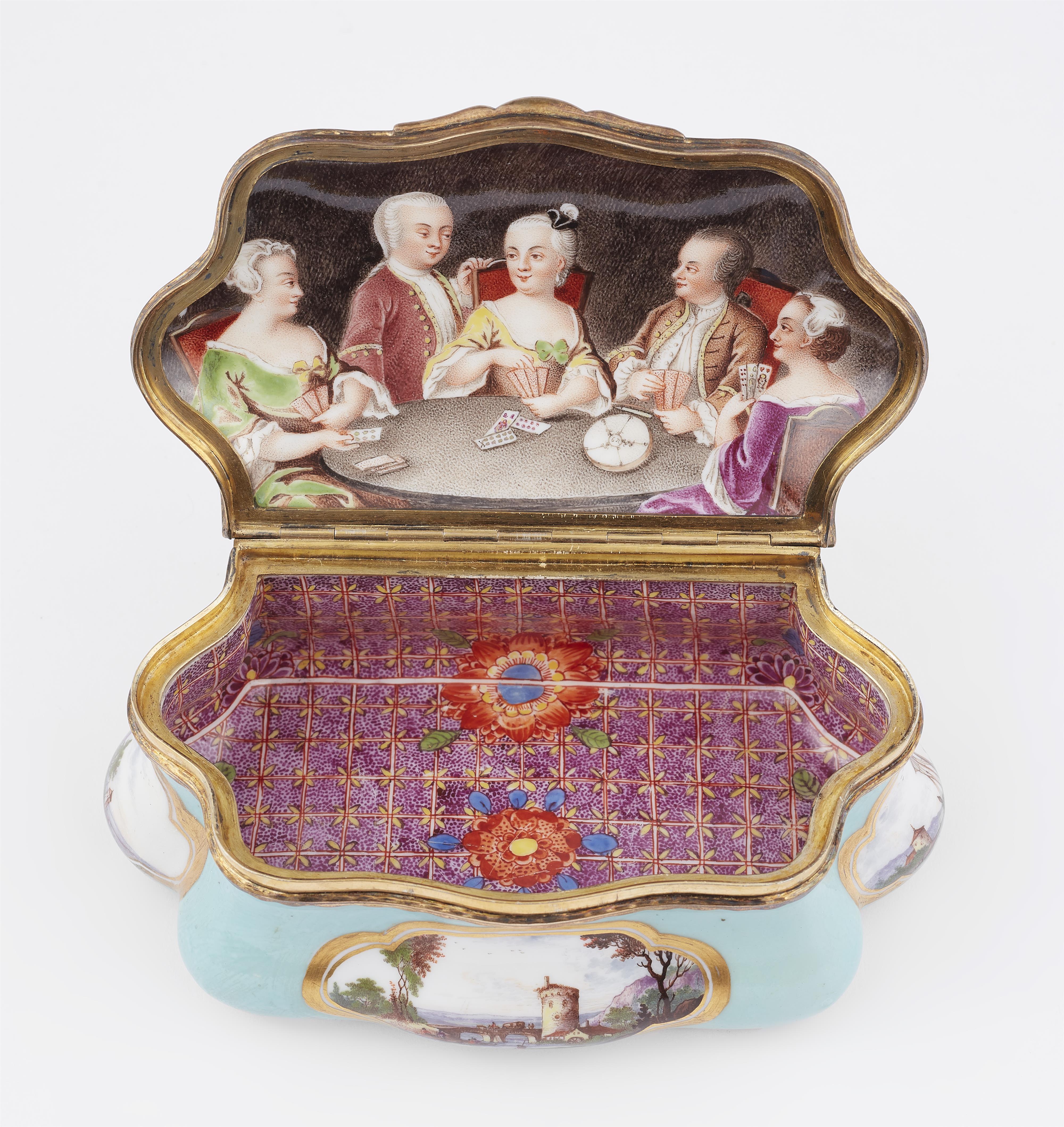 An important Meissen porcelain snuff box with water landscapes and a genre scene - image-2
