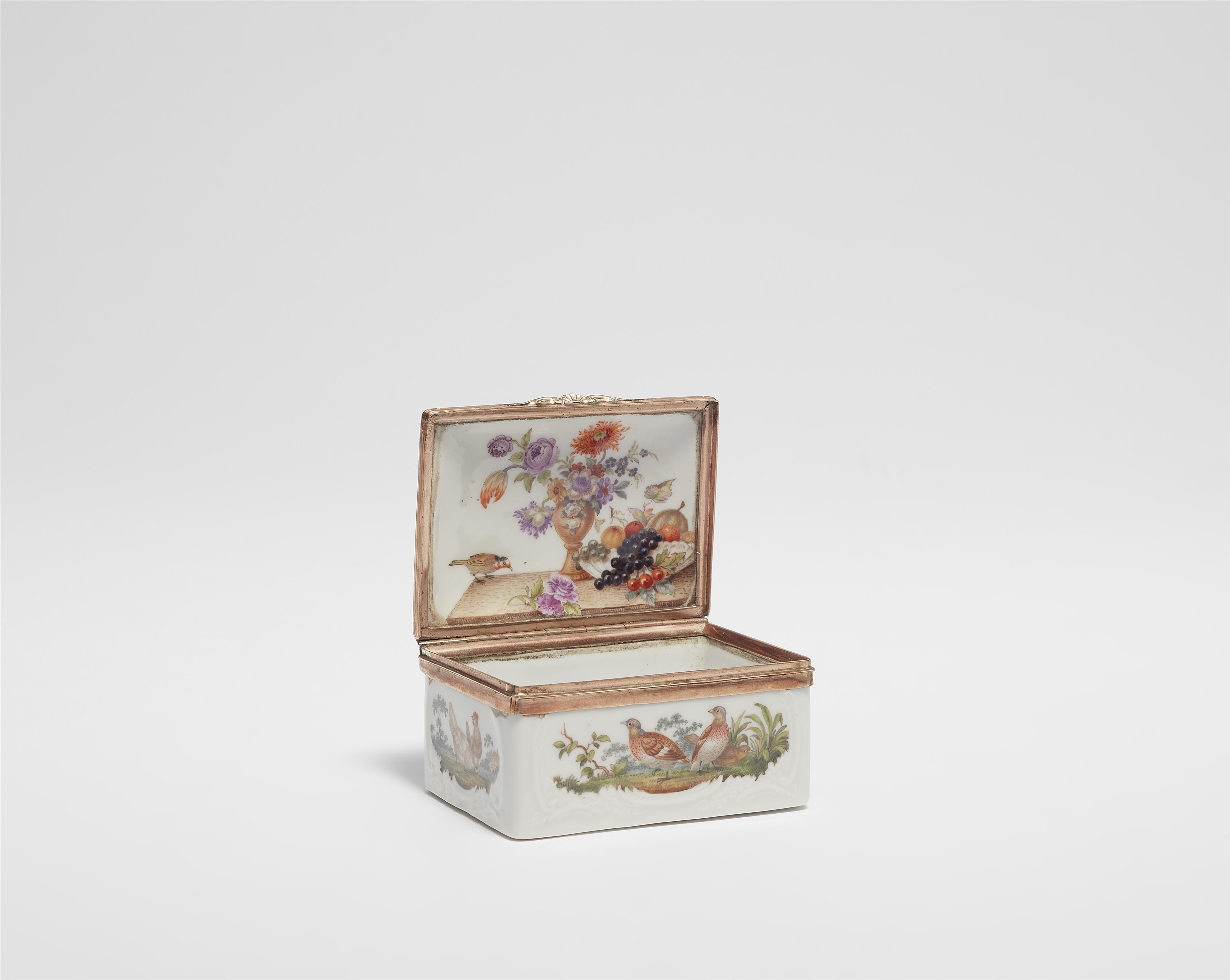 A Berlin KPM porcelain snuff box with poultry and a still life - image-3