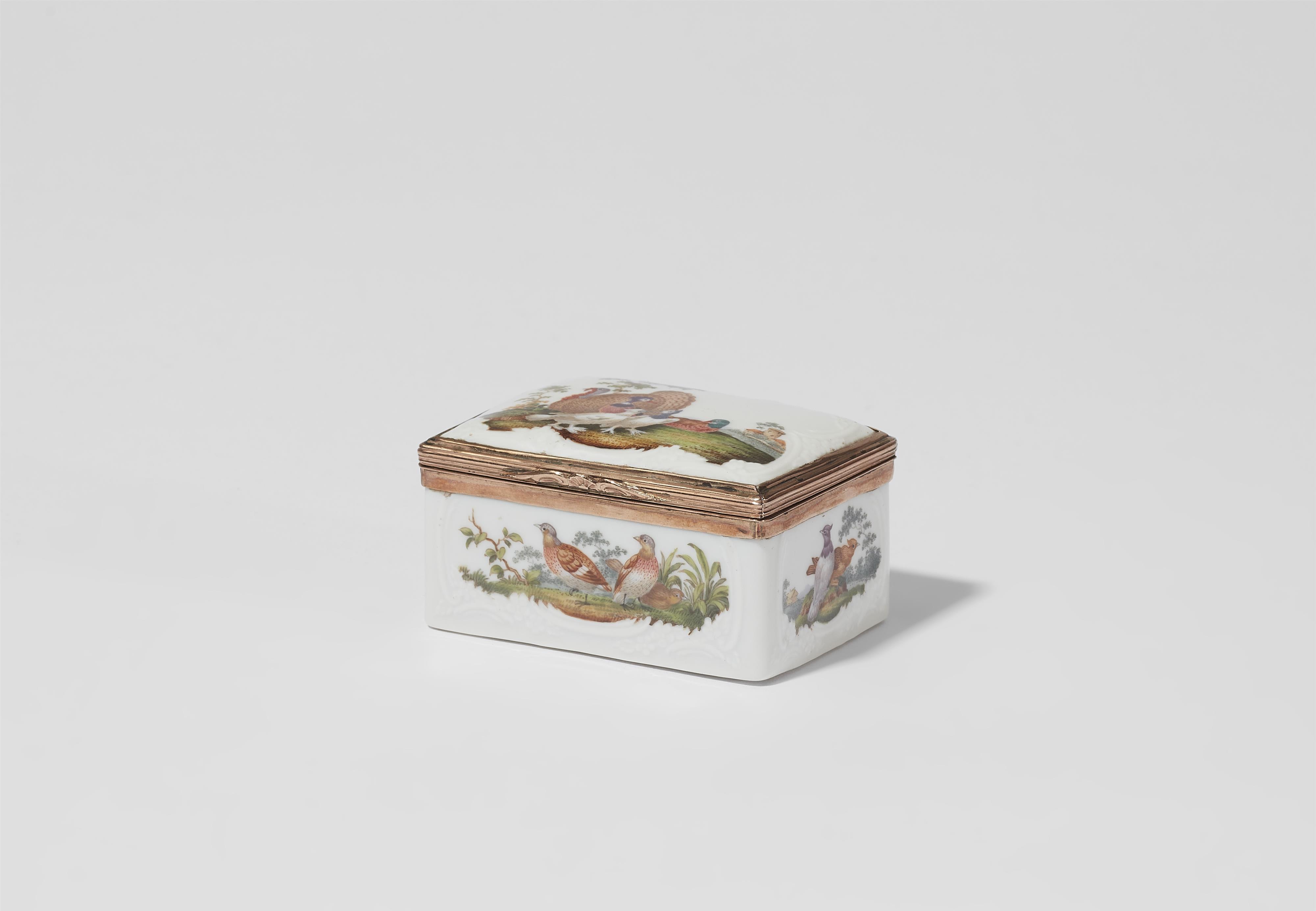 A Berlin KPM porcelain snuff box with poultry and a still life - image-4