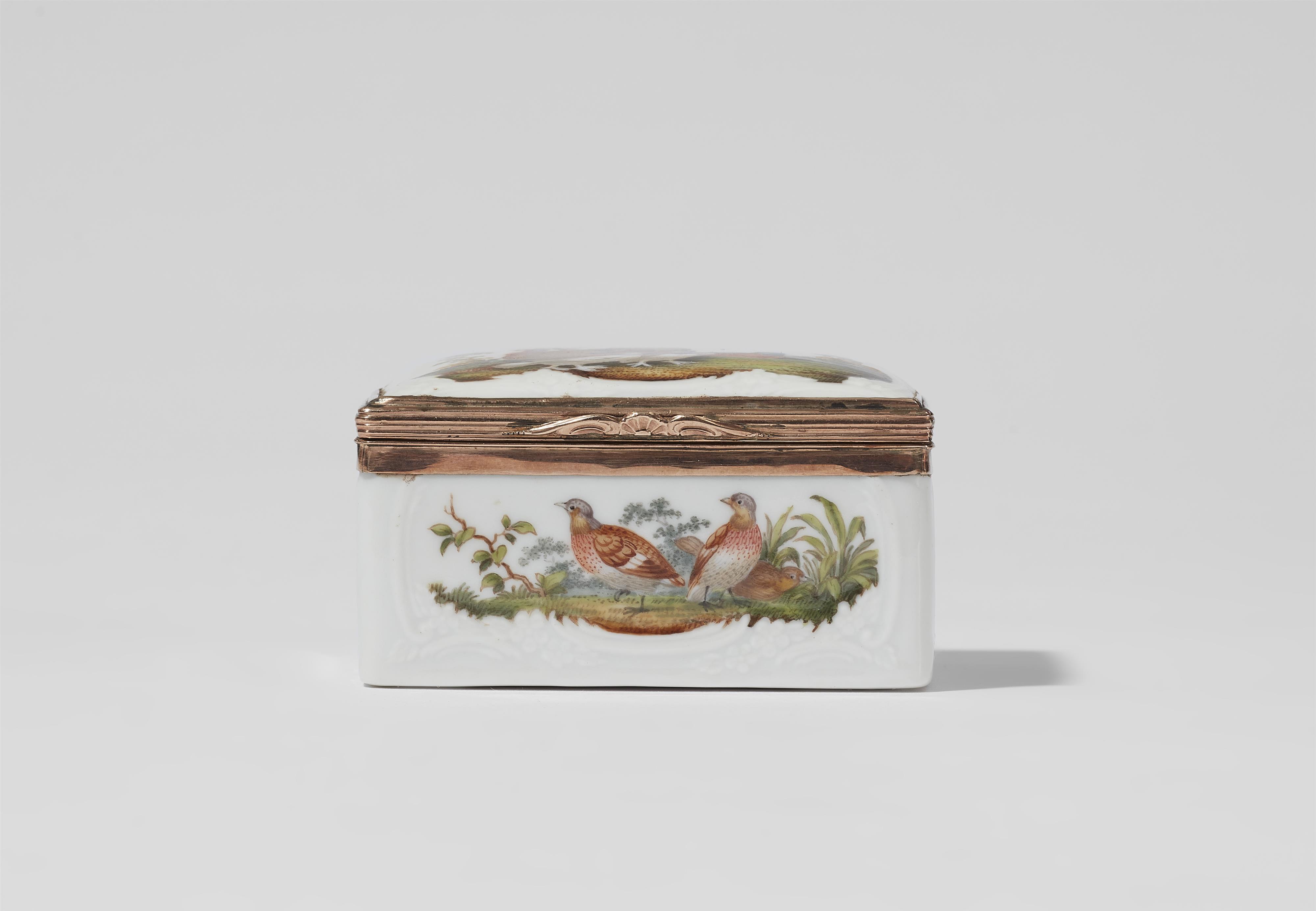 A Berlin KPM porcelain snuff box with poultry and a still life - image-5