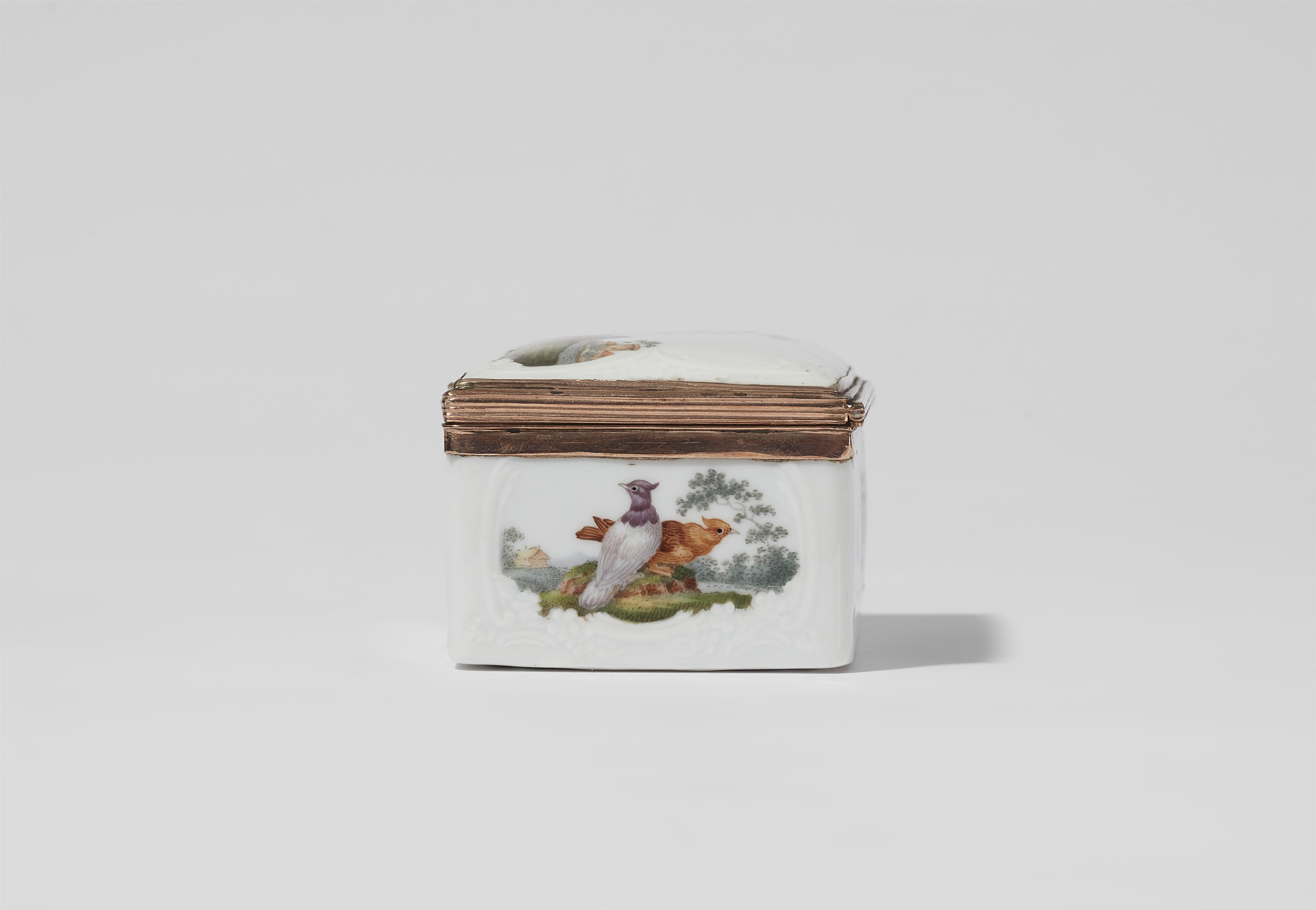 A Berlin KPM porcelain snuff box with poultry and a still life - image-8