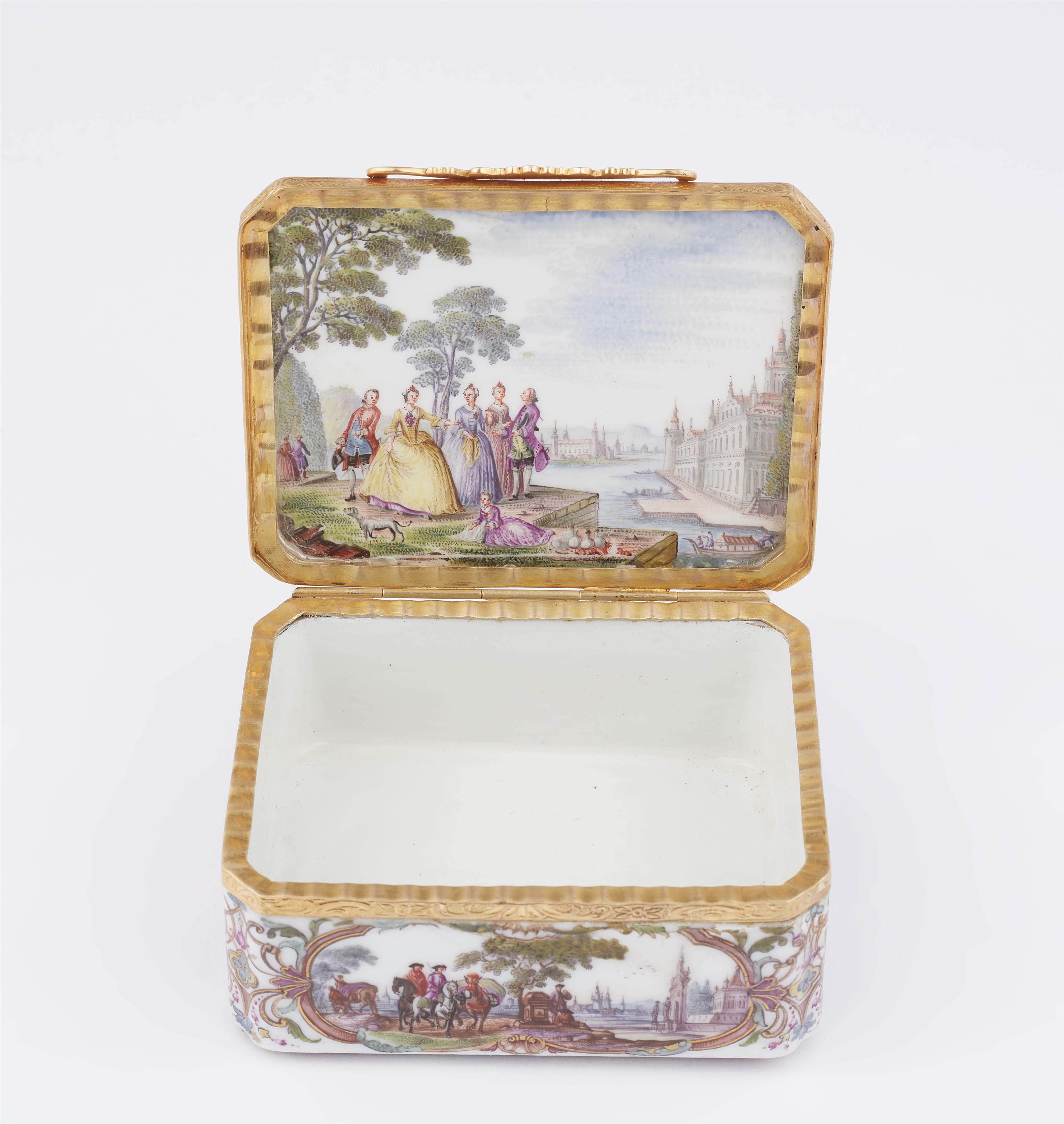 A Meissen porcelain snuff box with idealised landscapes - image-2