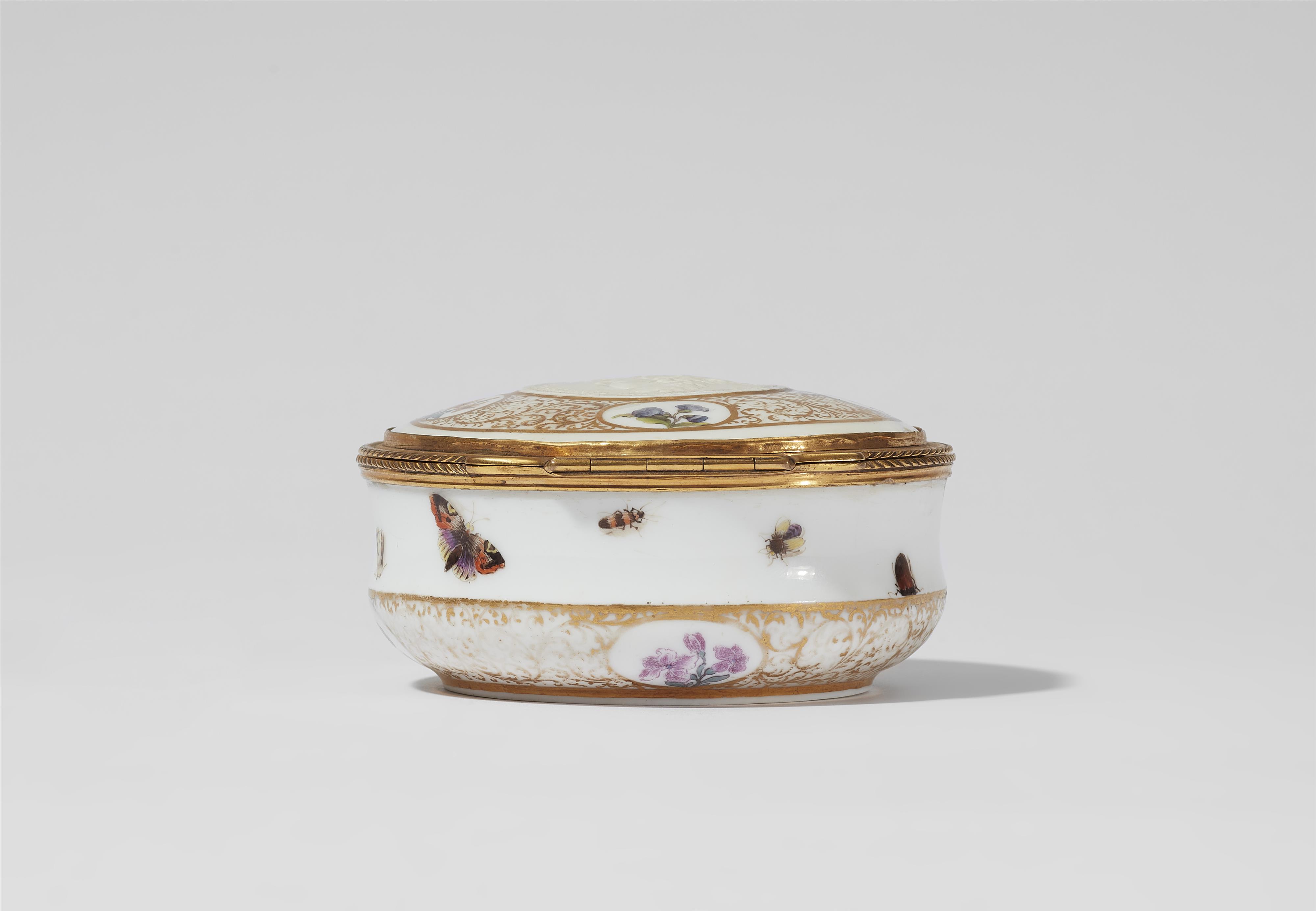 A Meissen porcelain snuff box with a portrait of Friedrich Christian of Saxony - image-6