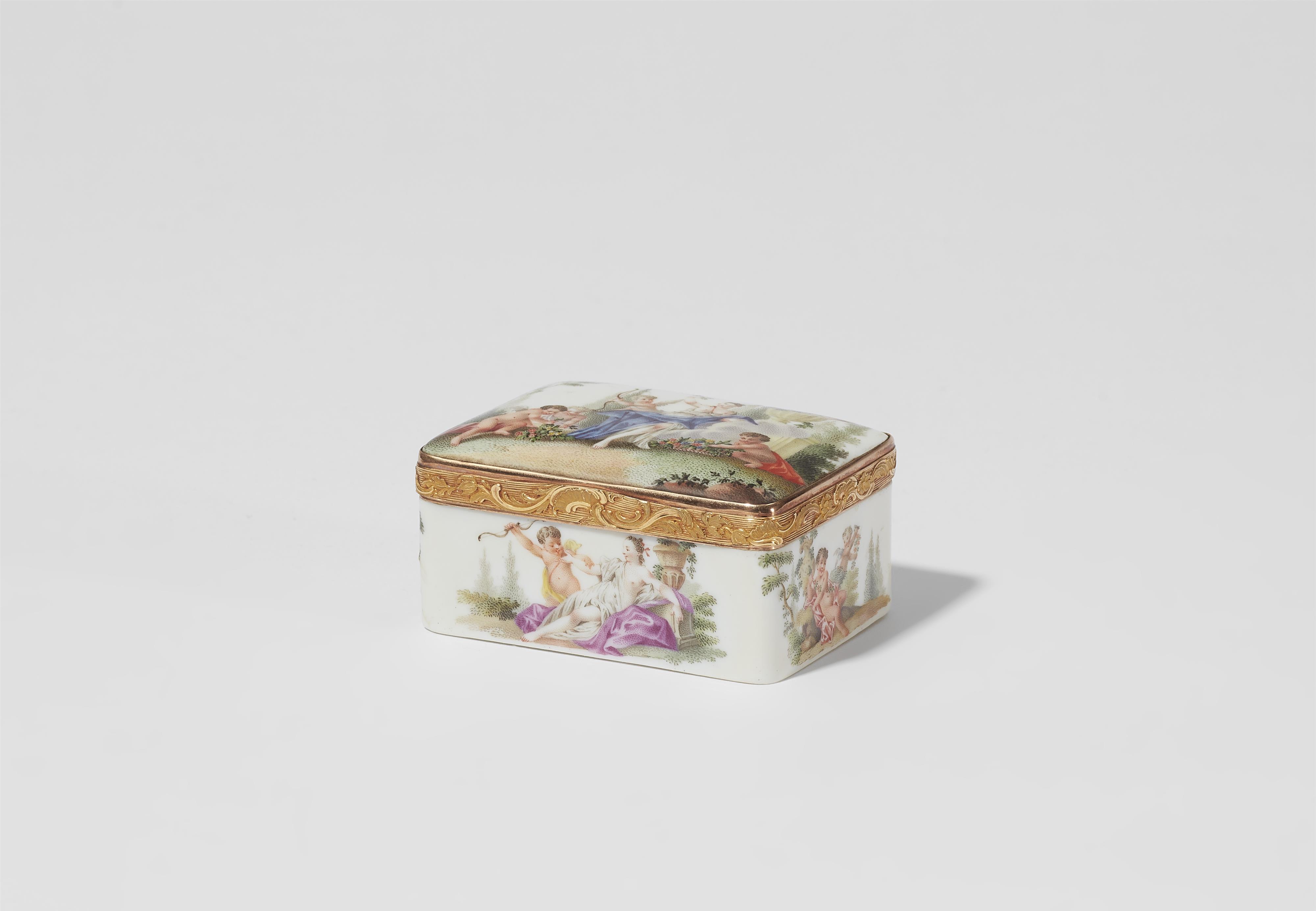 A porcelain snuff box with allegories of love - image-4