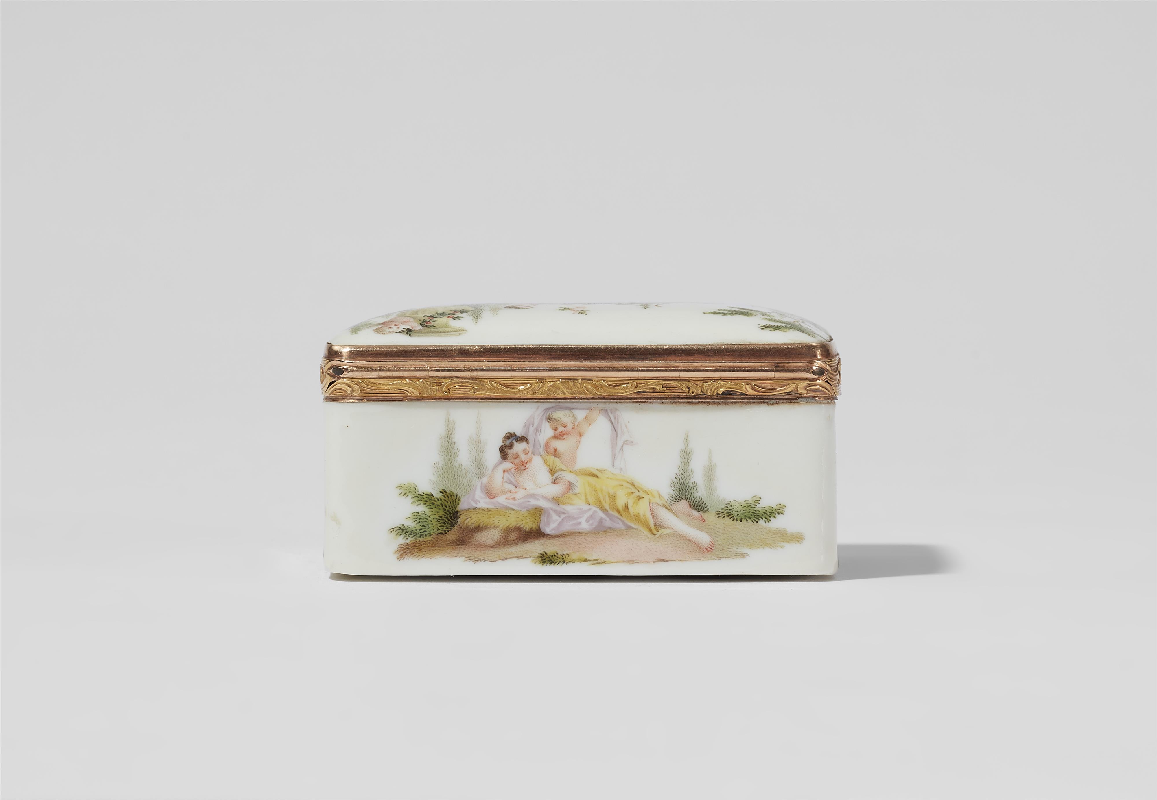 A porcelain snuff box with allegories of love - image-7