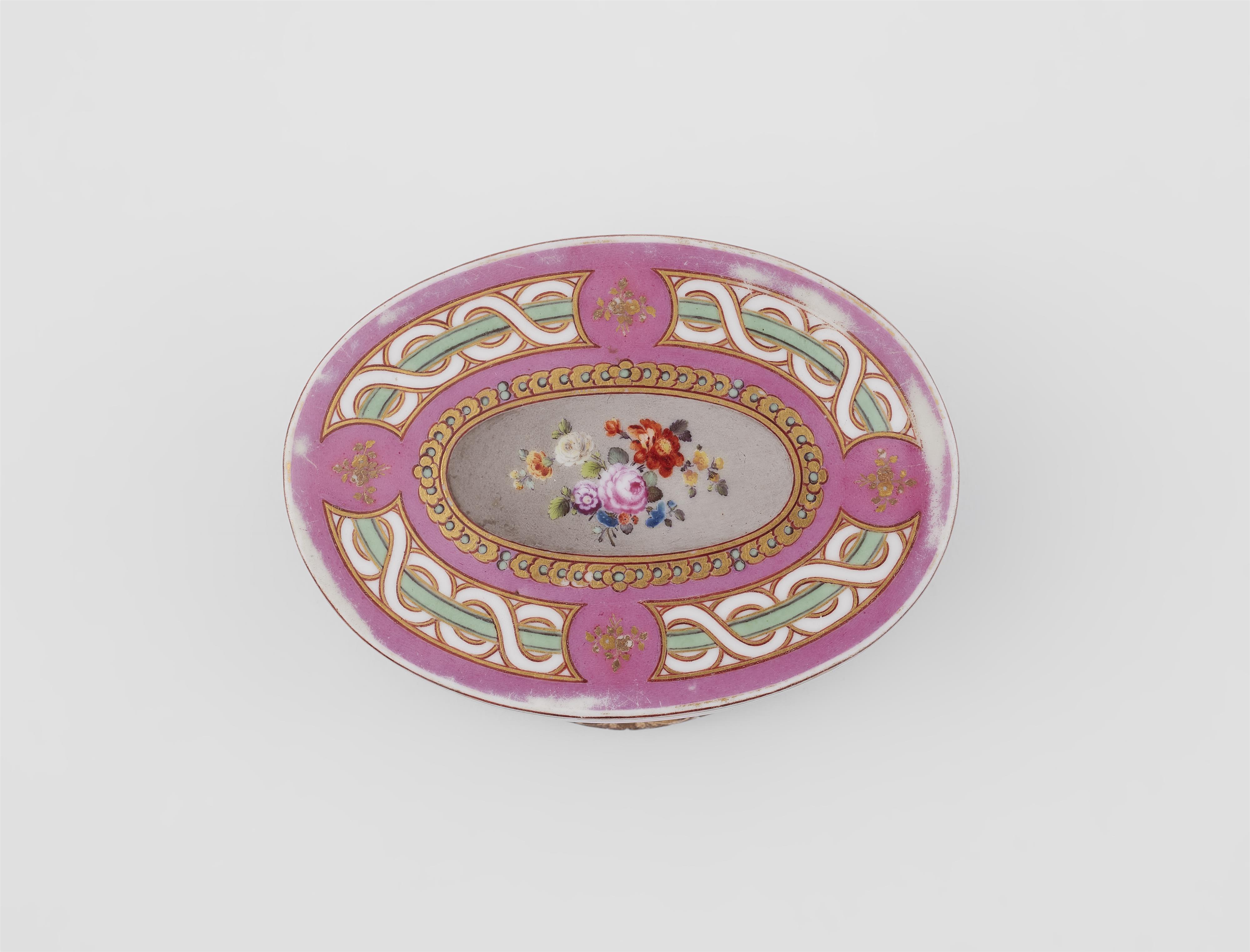 A Vienna porcelain snuff box with an allegory of summer - image-9