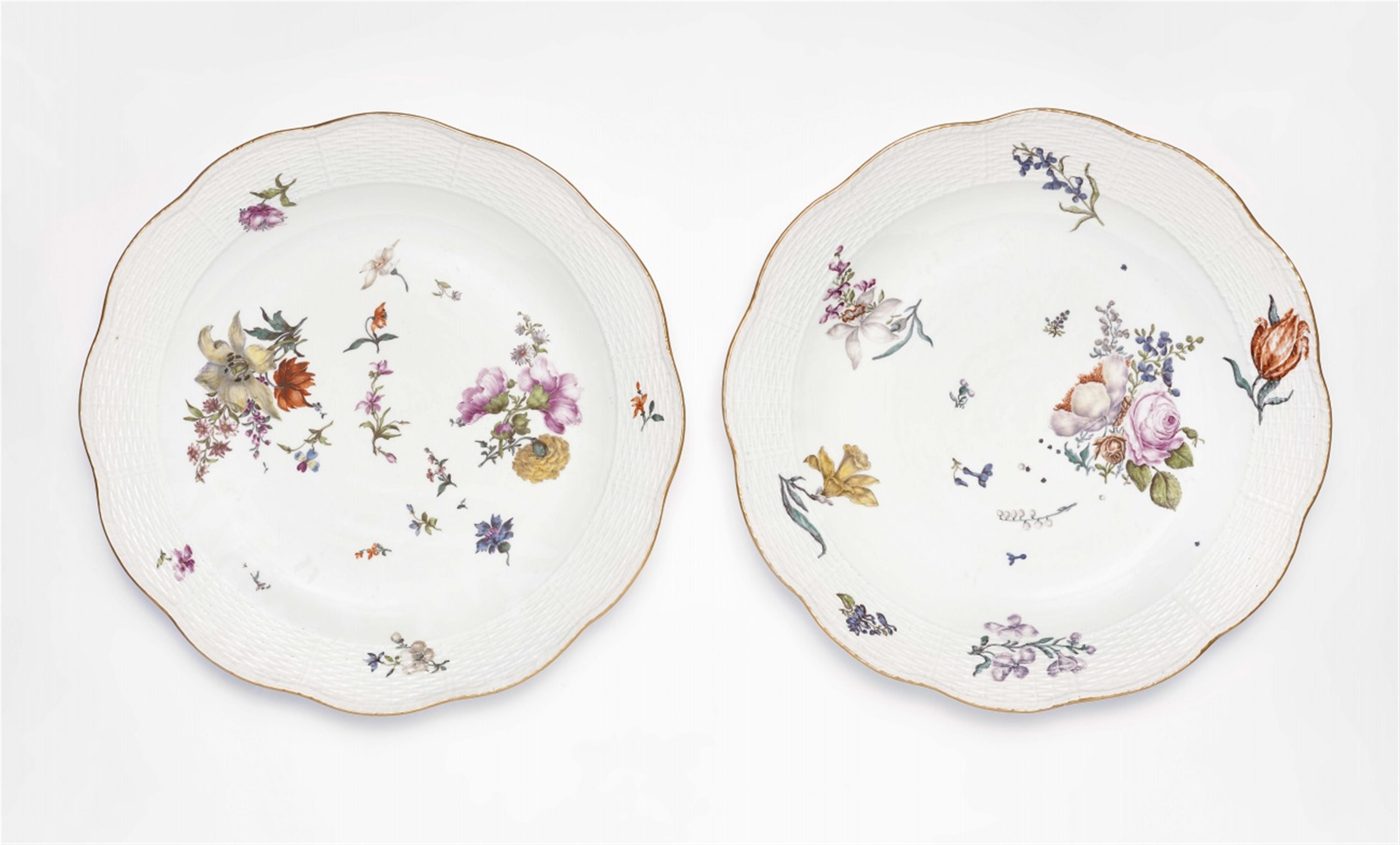 A pair of Meissen porcelain dishes from a dinner service with naturalistic flowers - image-1
