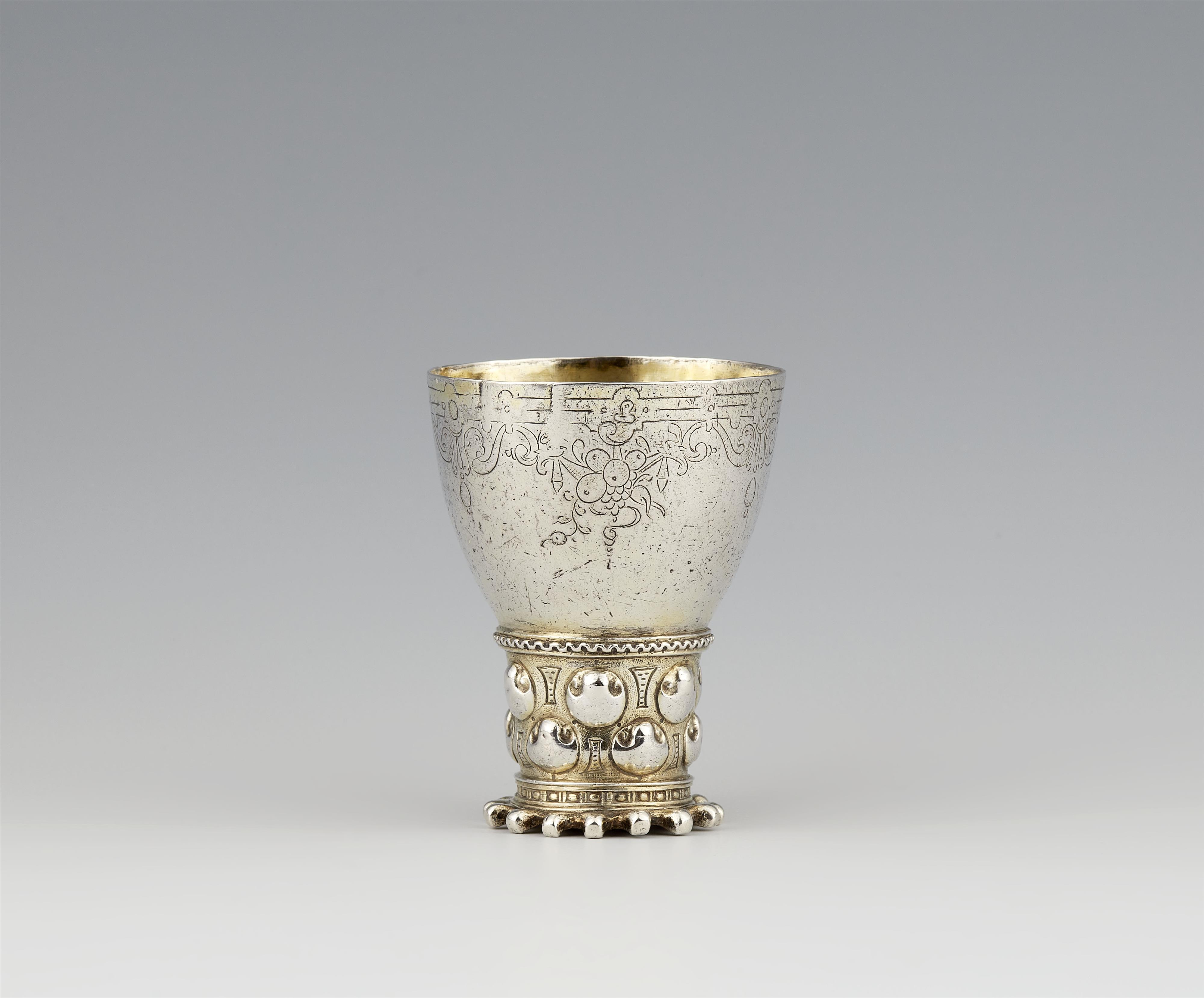 An important Emden Renaissance silver beaker - image-1
