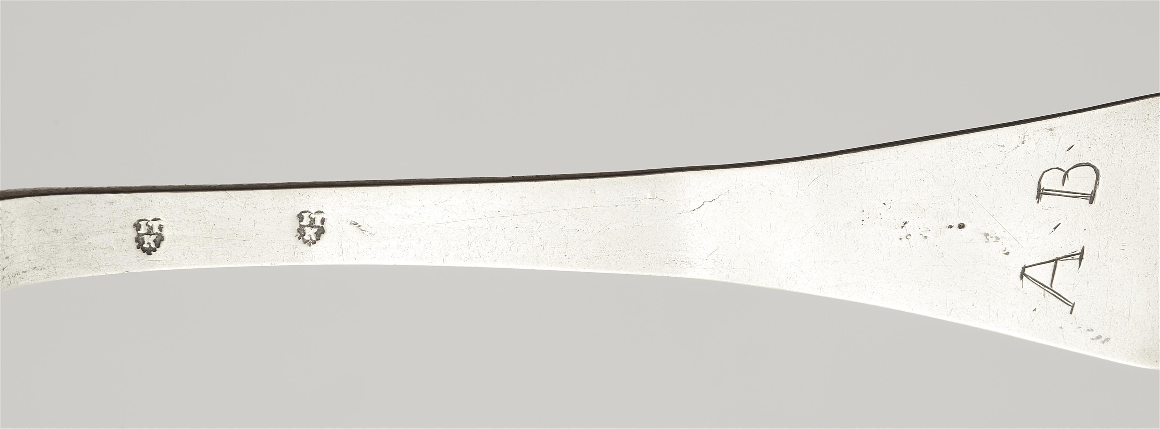 A silver spoon - image-2