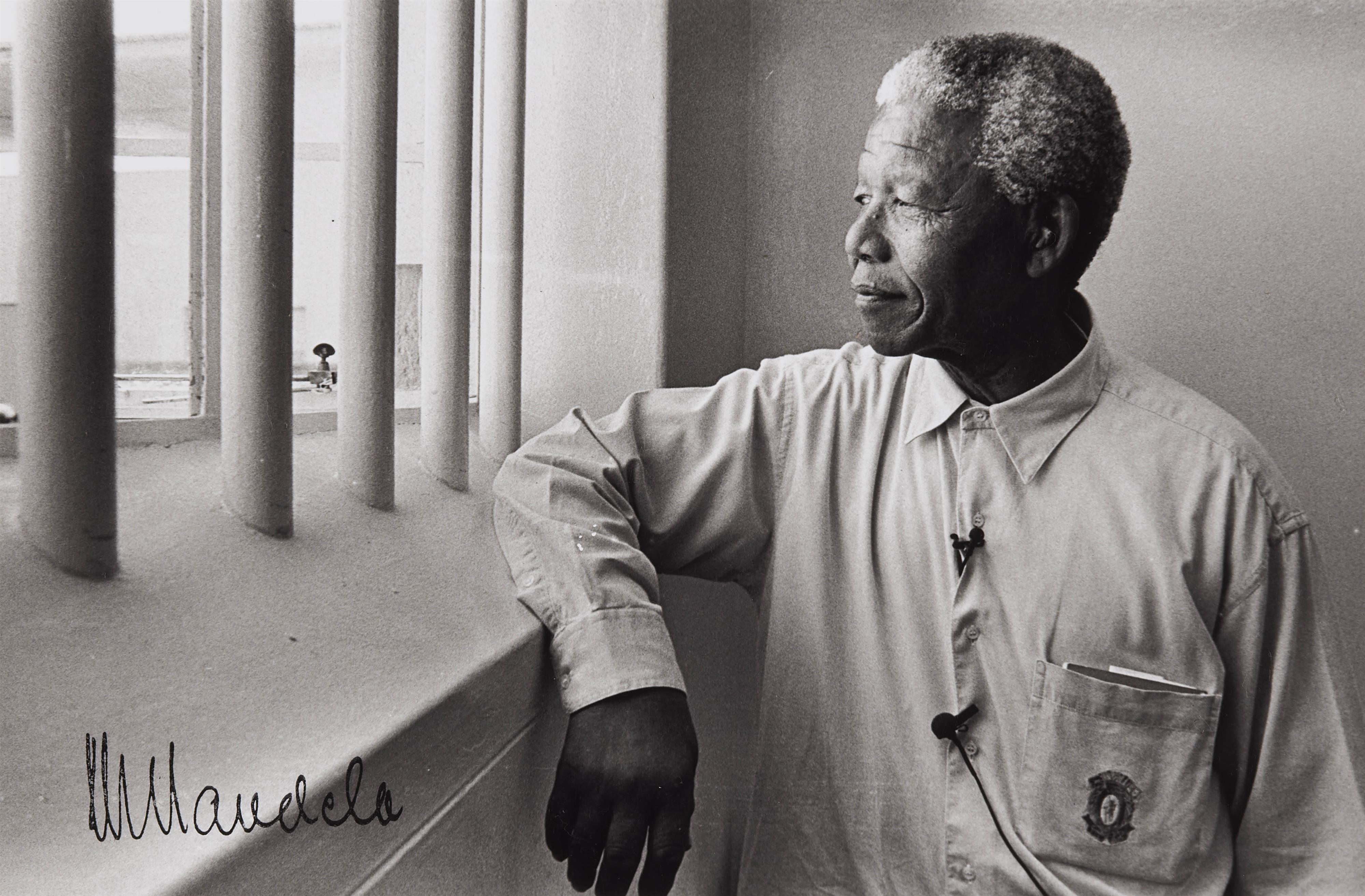 Jürgen Schadeberg - Nelson Mandela in his cell on Robben Island - image-1