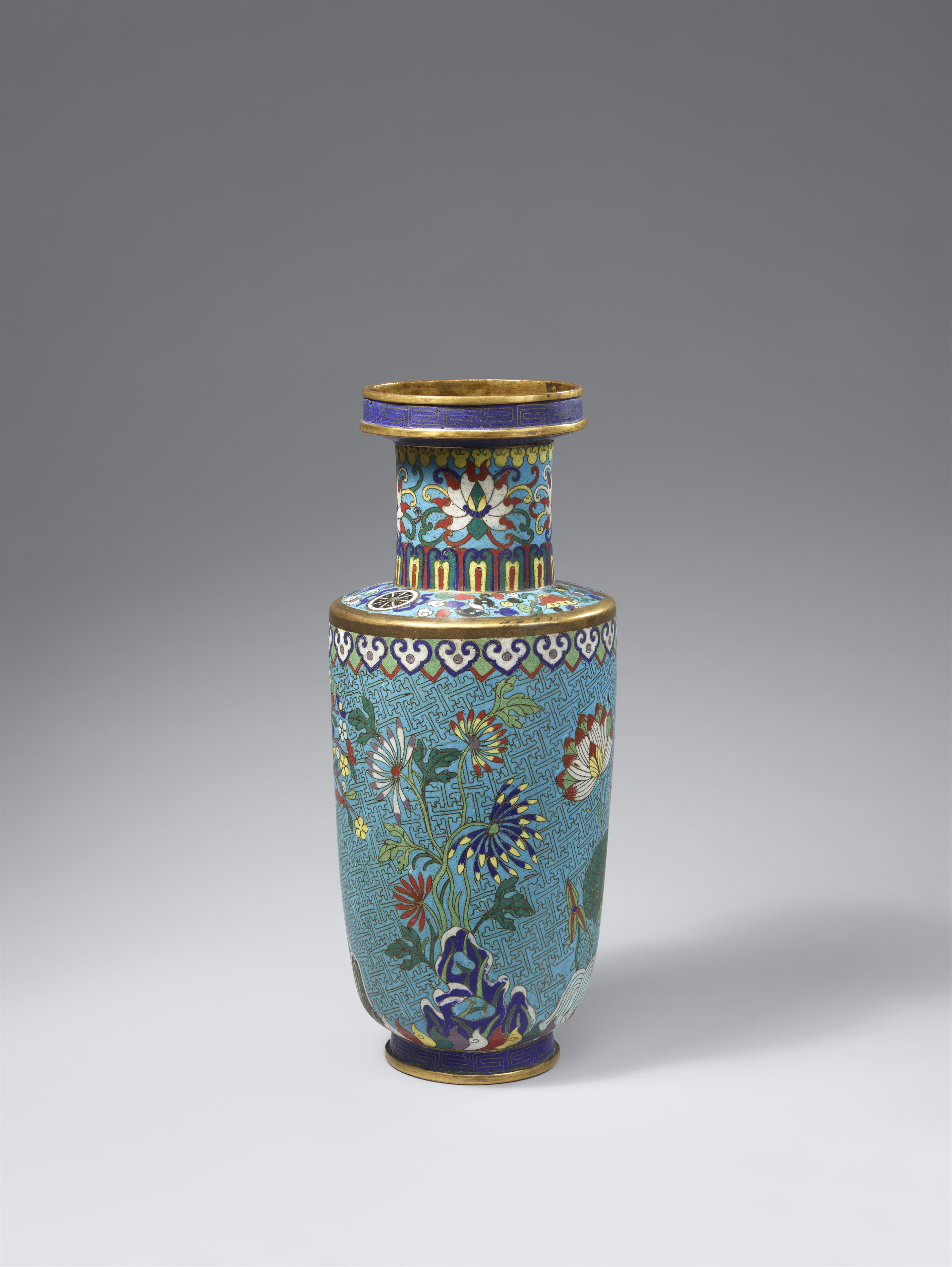 A large cloisonné enamel rouleau vase. Early 19th century - image-1