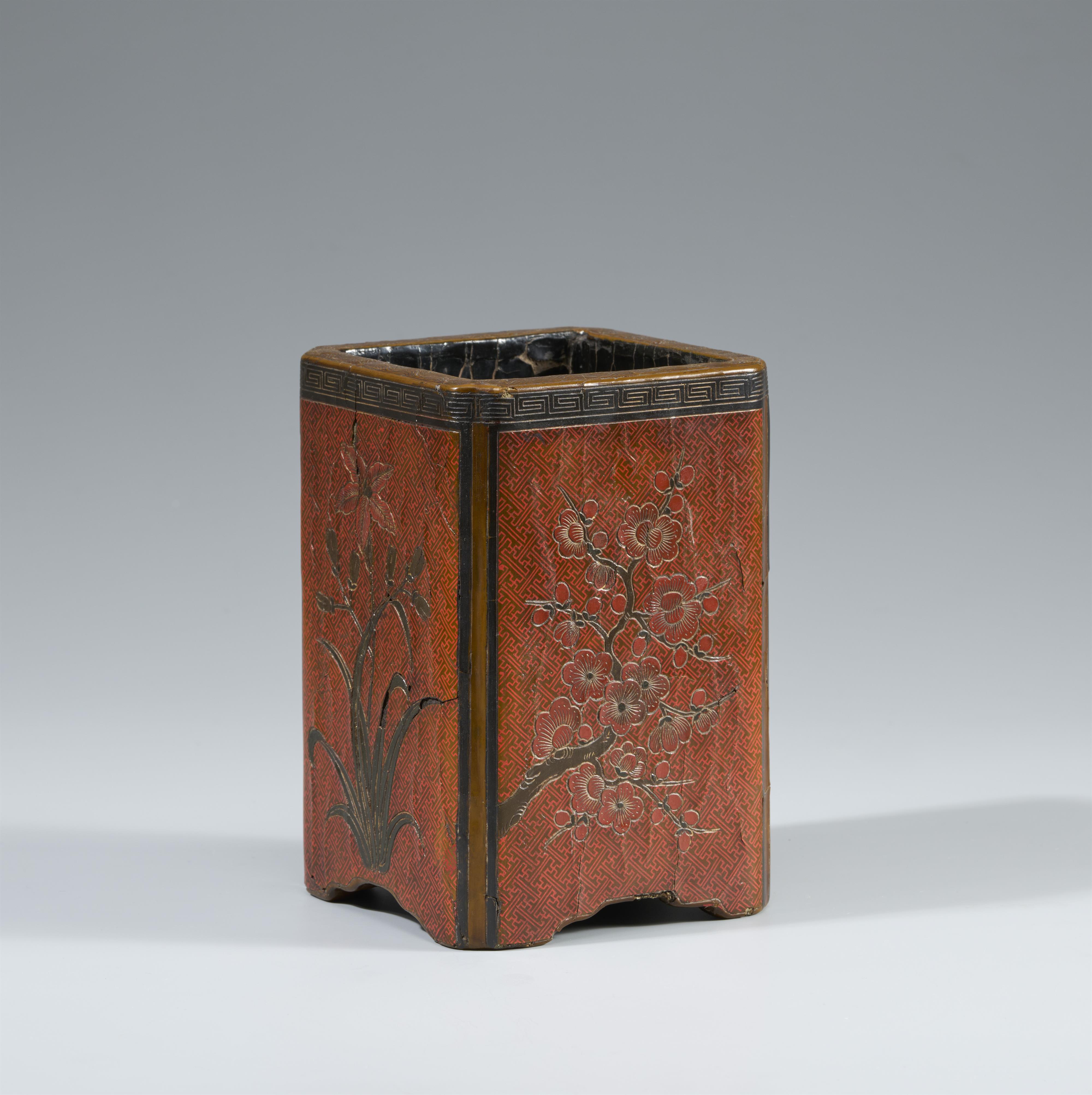 A rectangular lacquer brush pot. 17th/18th century - image-2
