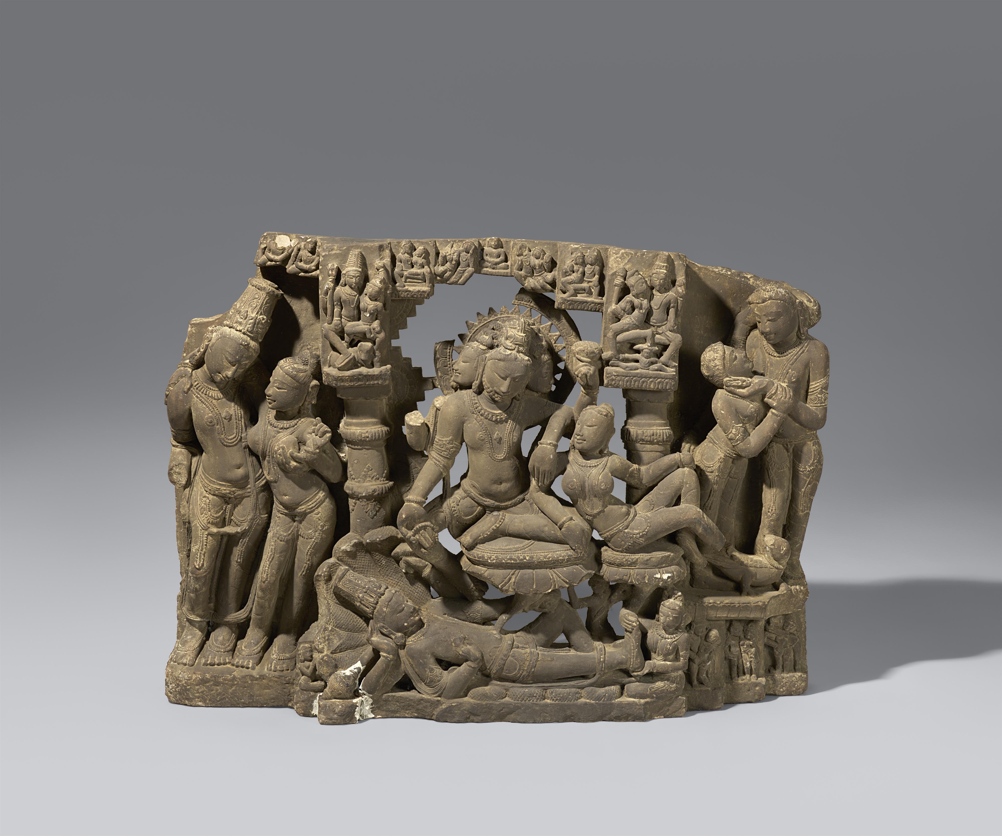 A very large sandstone architectural fragment of Anantashayana. Central India. 10th/12th century - image-1