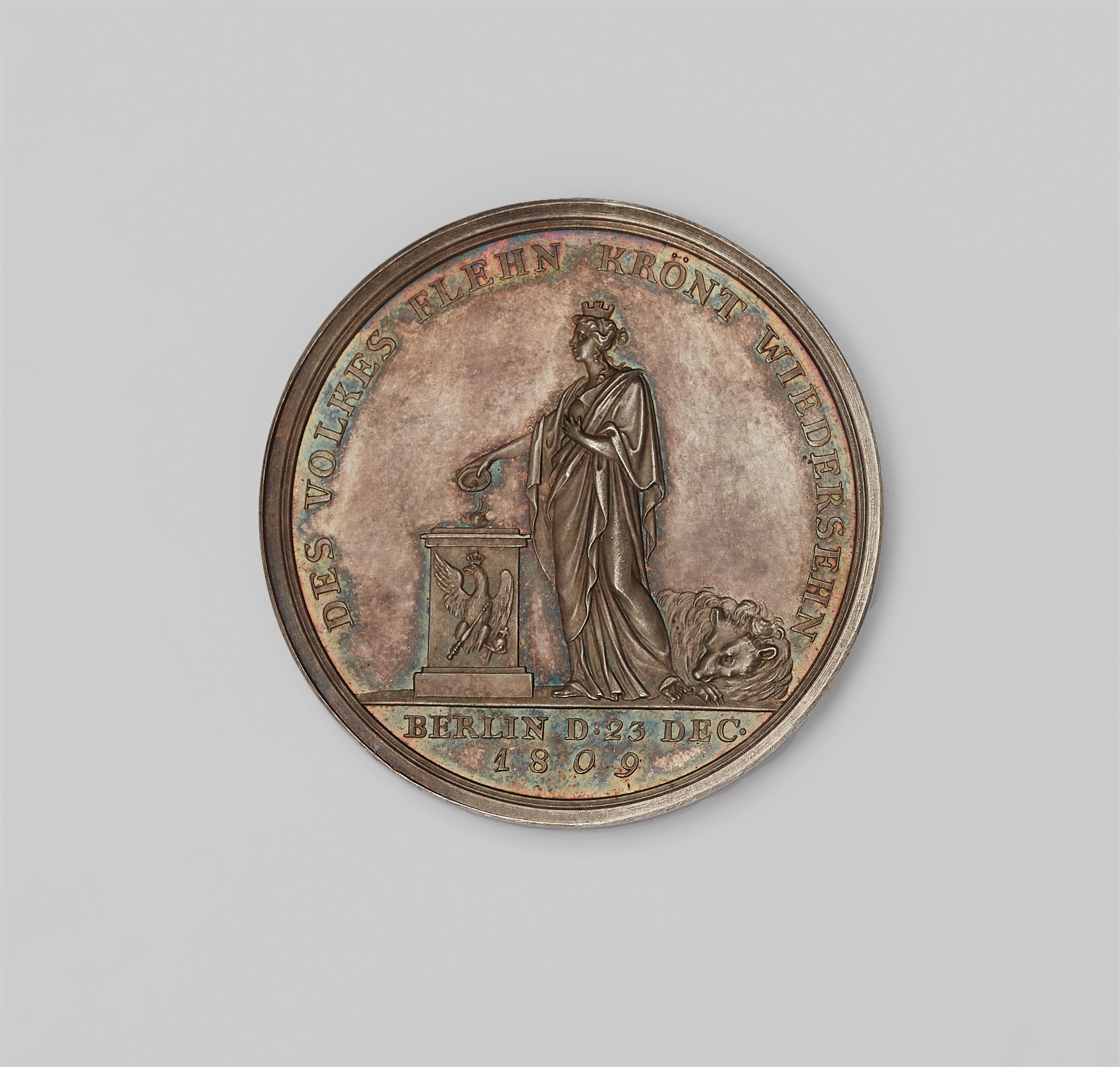 A silver medal commemorating King Frederick William III and Queen Louise - image-2