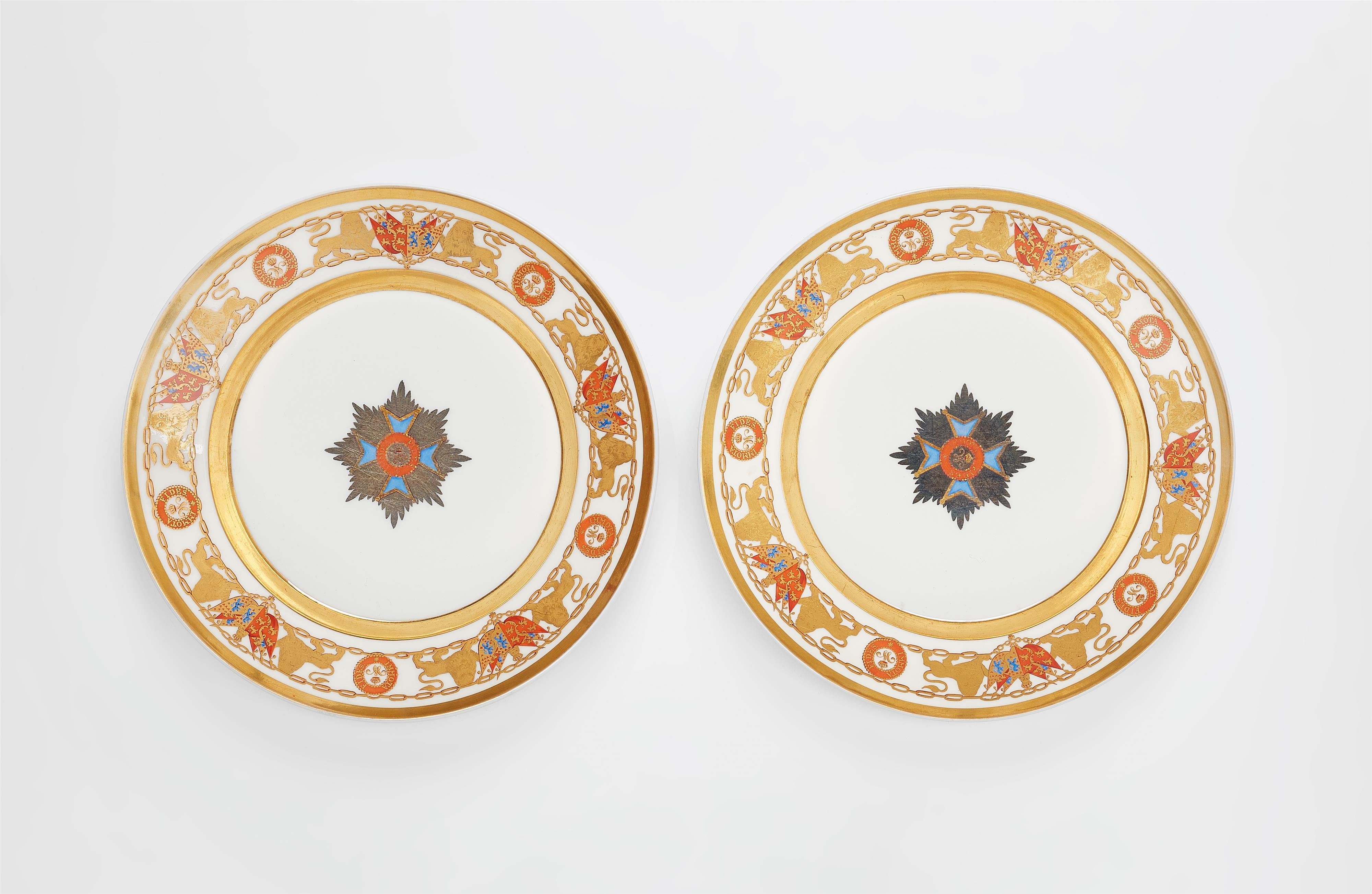 A pair of Berlin KPM porcelain plates from the dinner service with the order of Henry the Lion - image-1