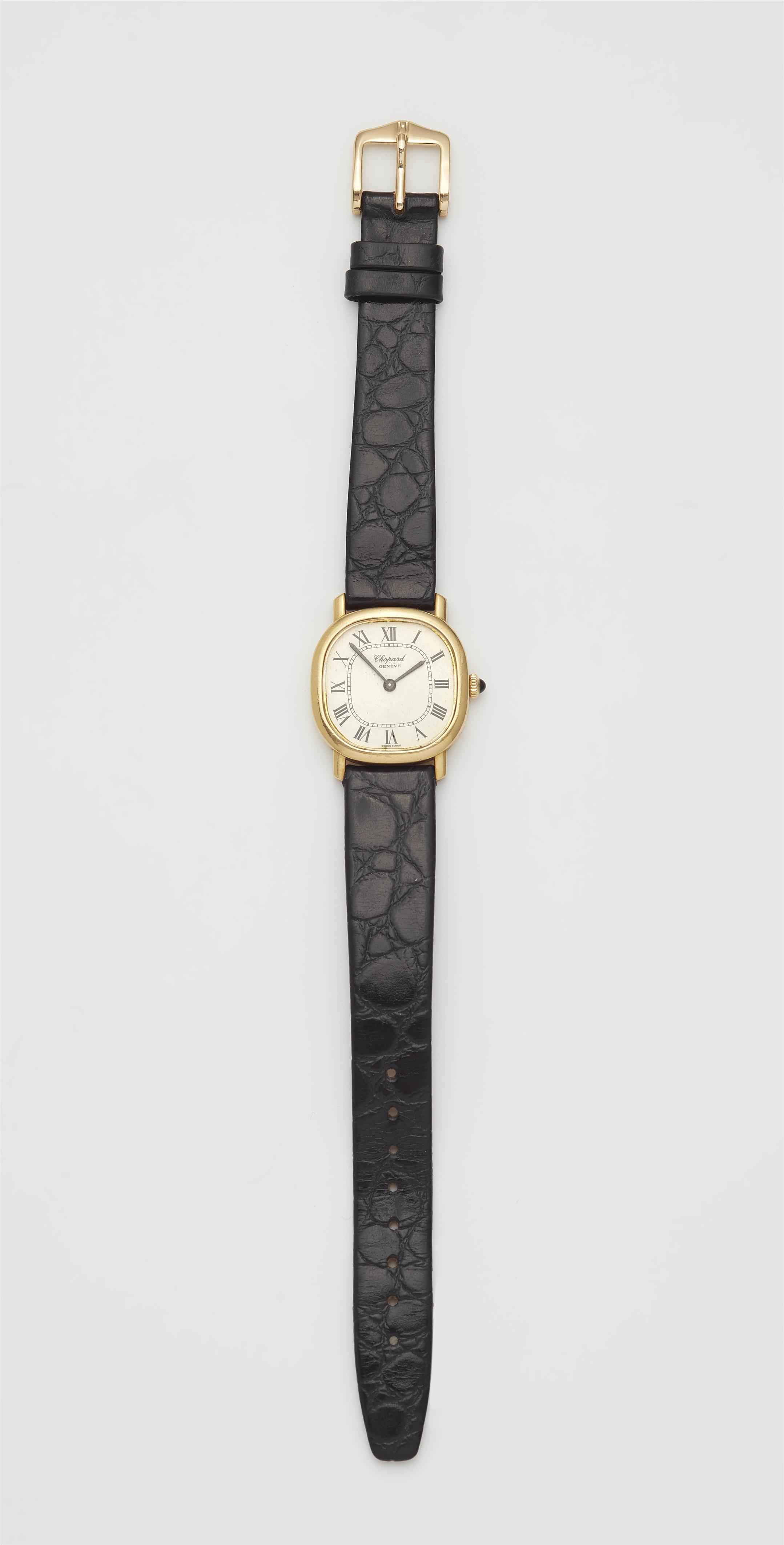 An 18k yellow gold manual winding Chopard ladies wristwatch. - image-1