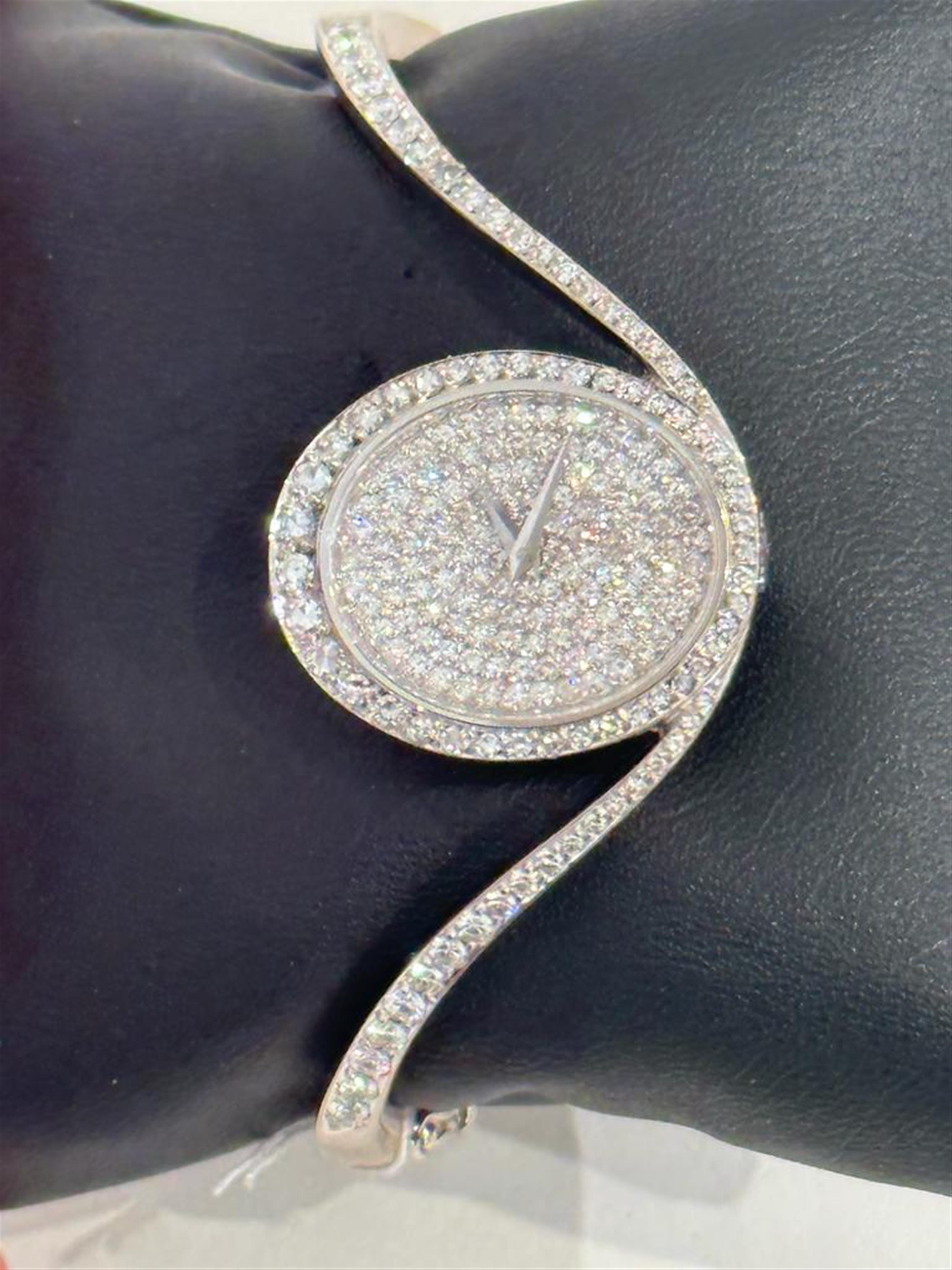 An 18k gold quartz Chopard diamond wristwatch - image-2