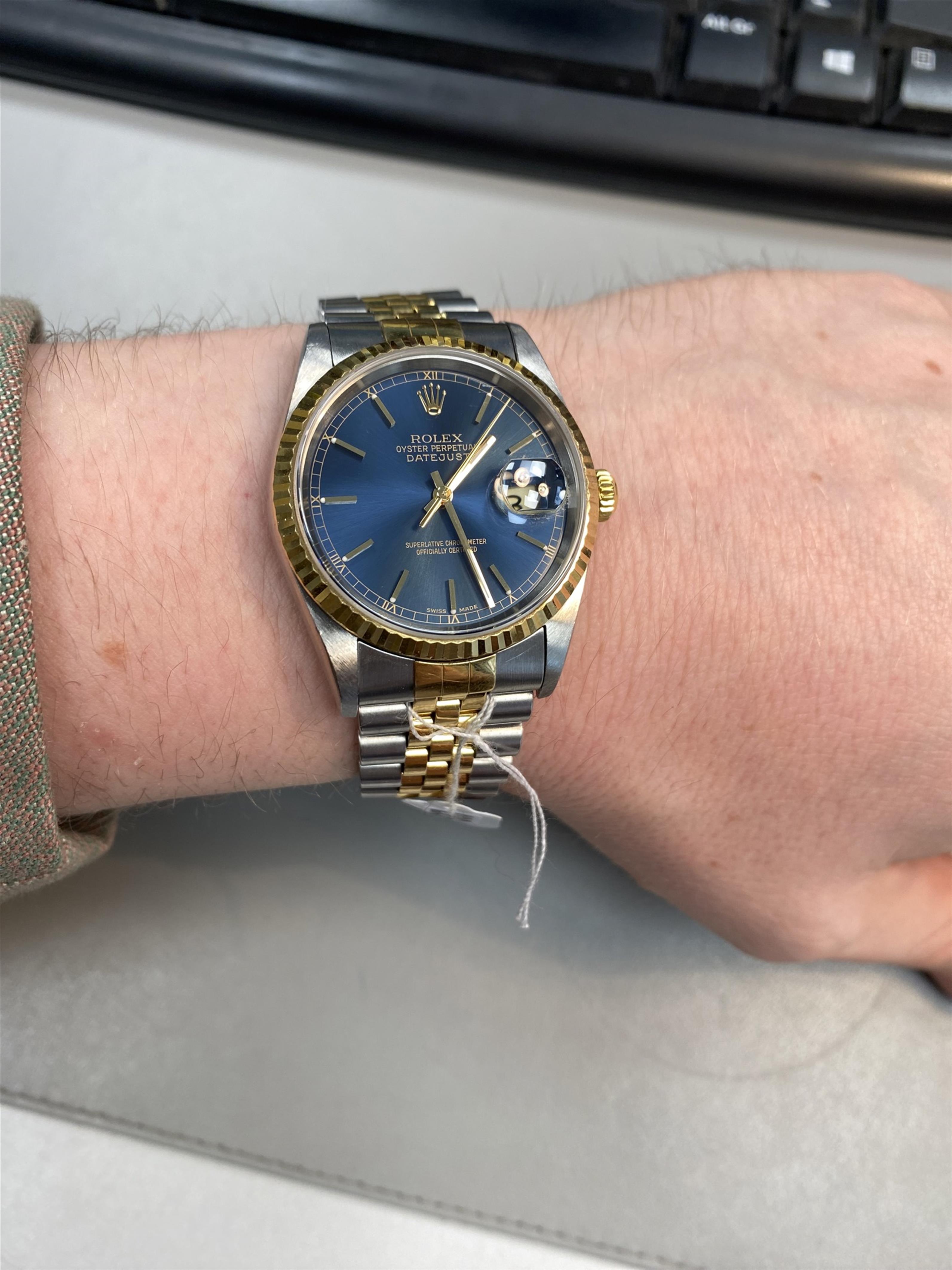 An 18k yellow gold and stainless steel automatic Rolex datejust gentleman's wristwatch. - image-2