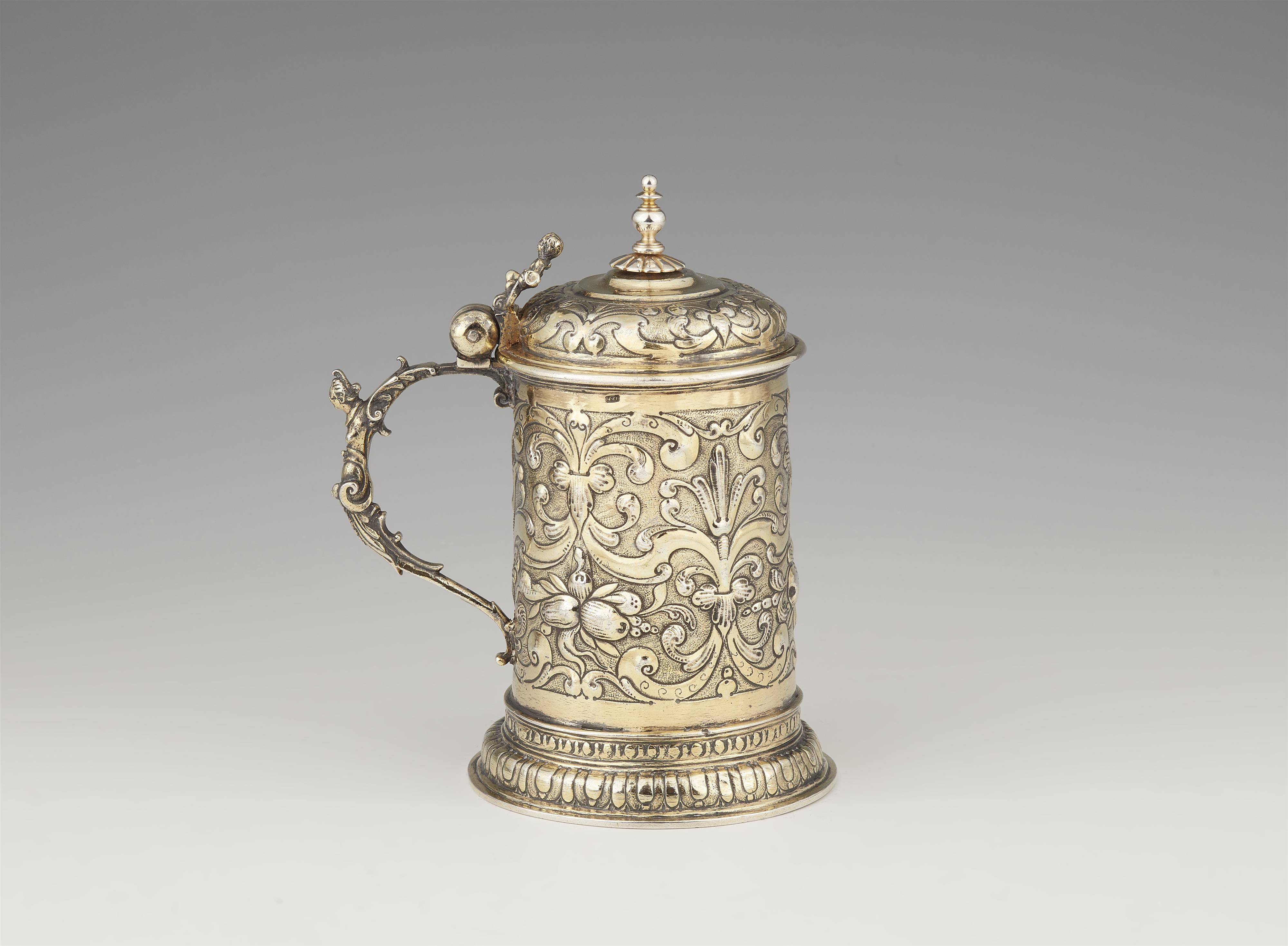 A Salzburg silver gilt tankard - image-2