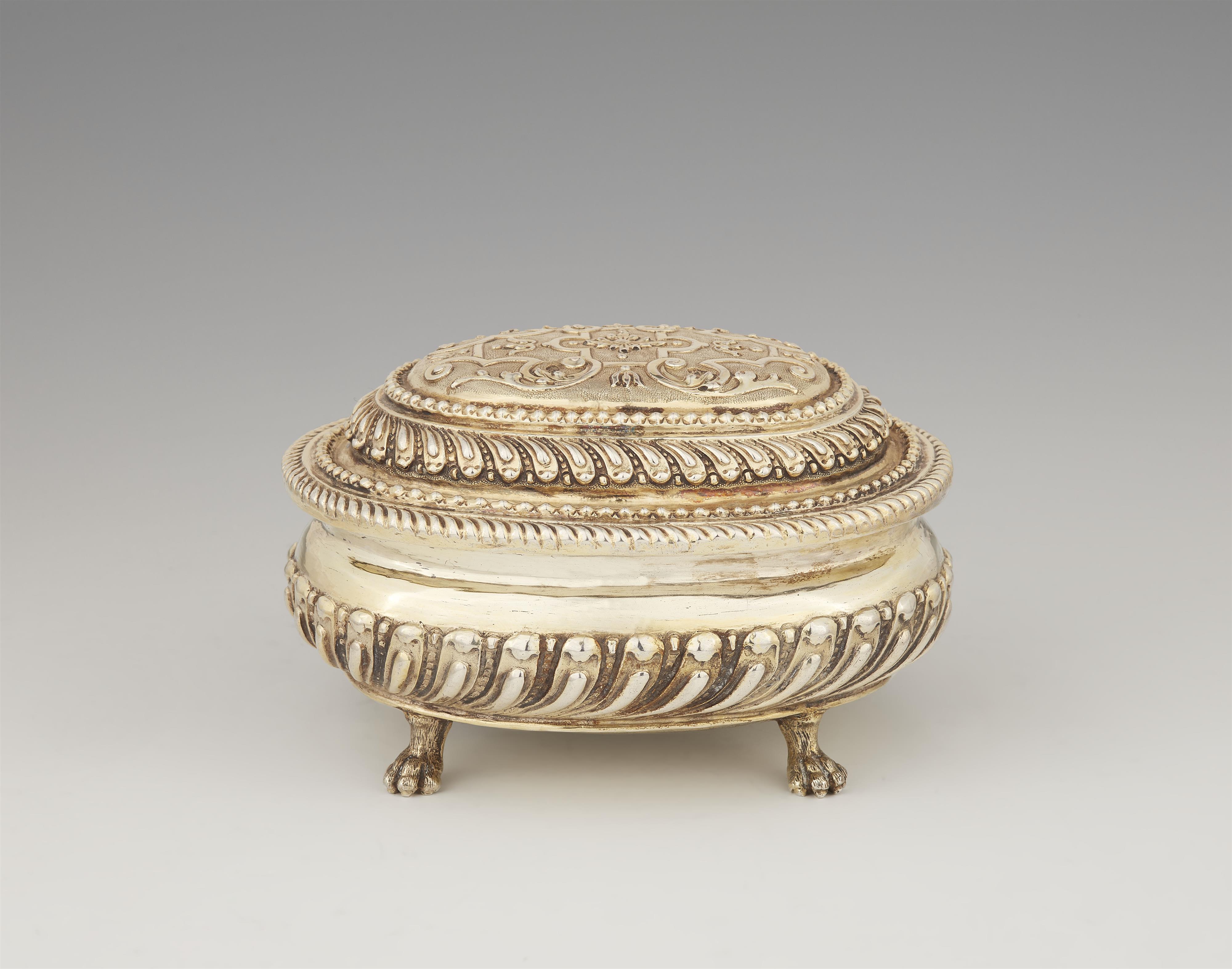 A museum-quality Augsburg Régence silver gilt toilette box - image-1