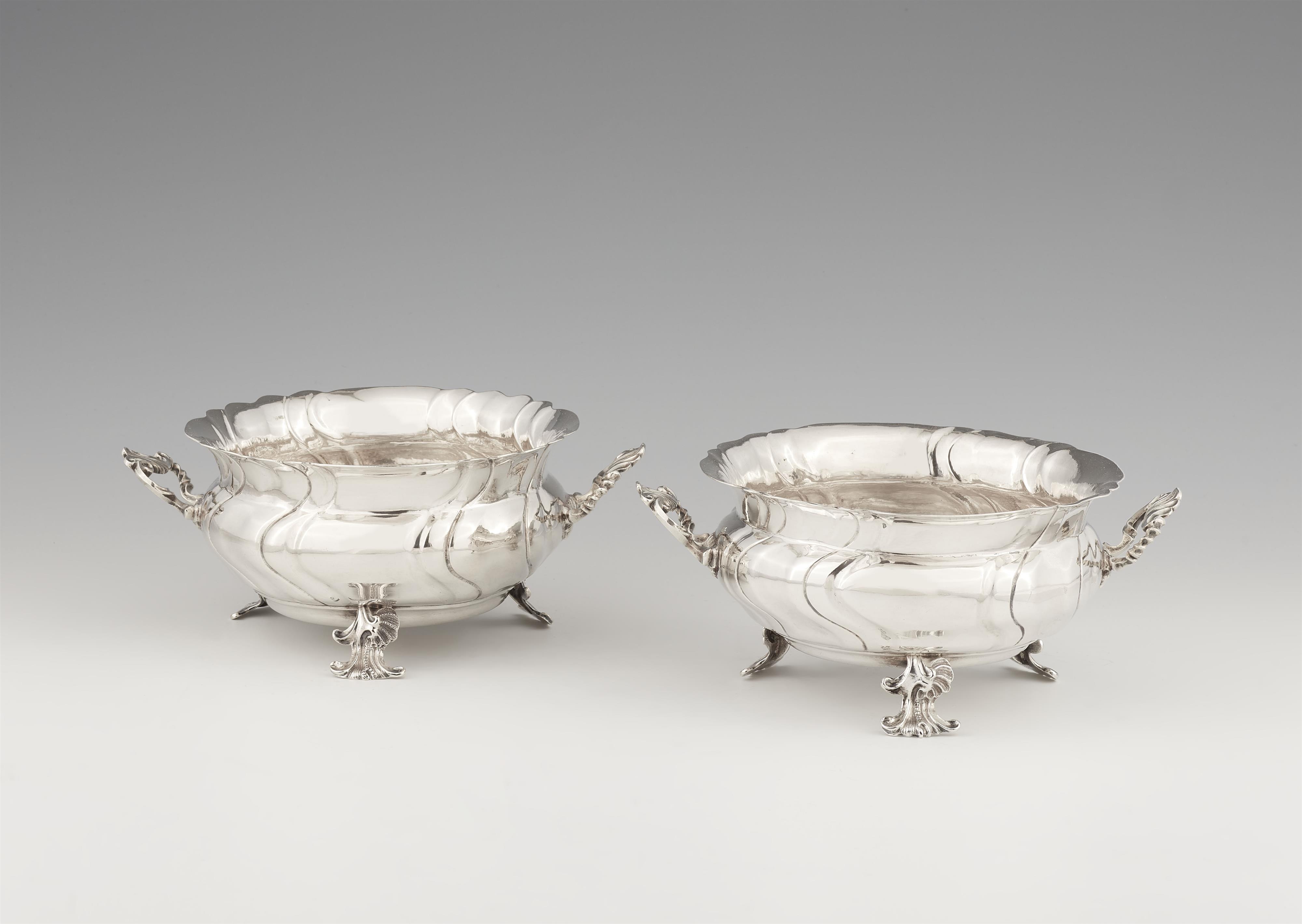 A pair of Cologne silver dishes - image-1
