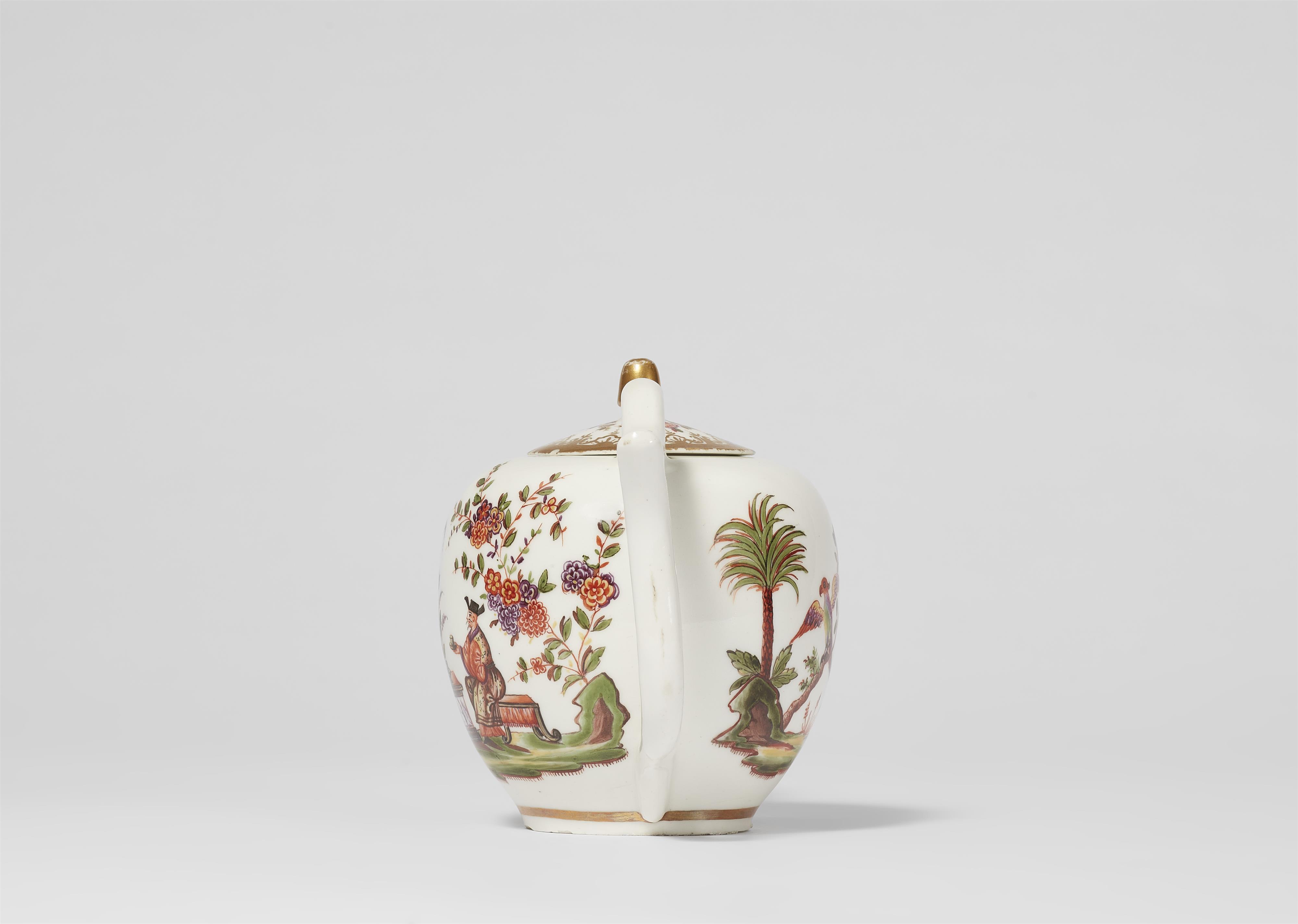 A Meissen porcelain teapot with Chinoiserie decor - image-4