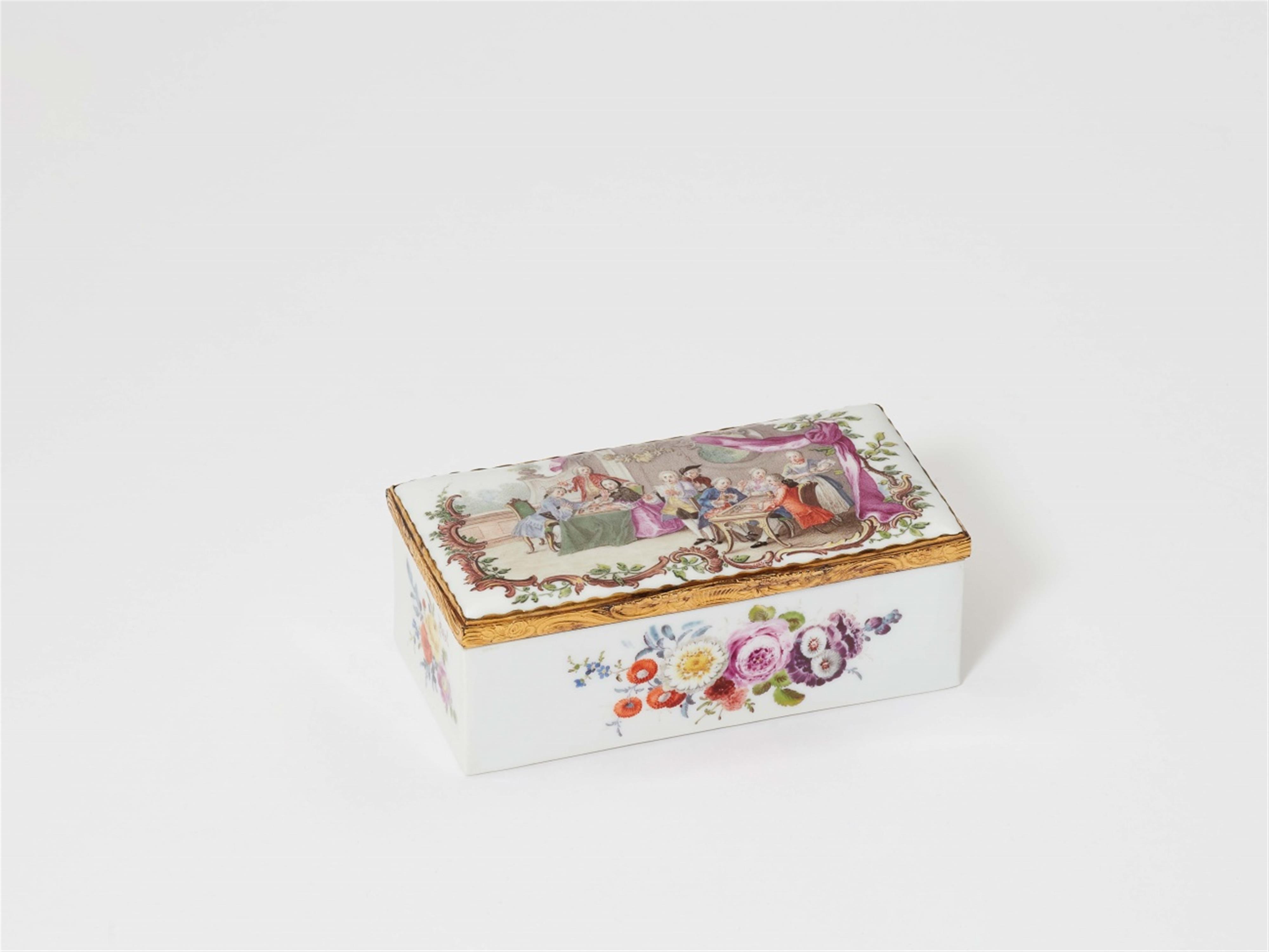A Thuringian porcelain gamepiece box - image-1