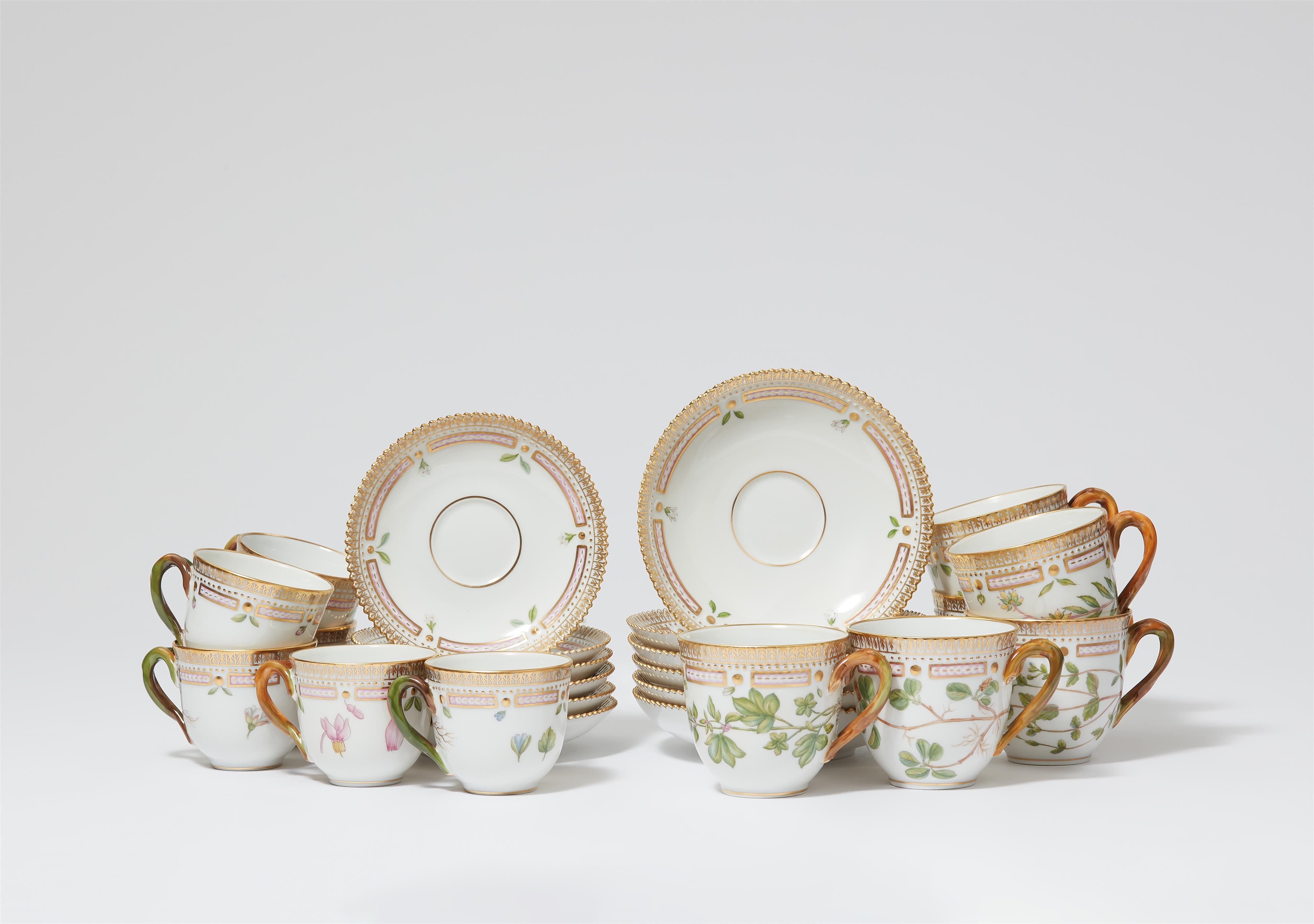 Six Royal Copenhagen Flora Danica mocca cups and saucers - image-4