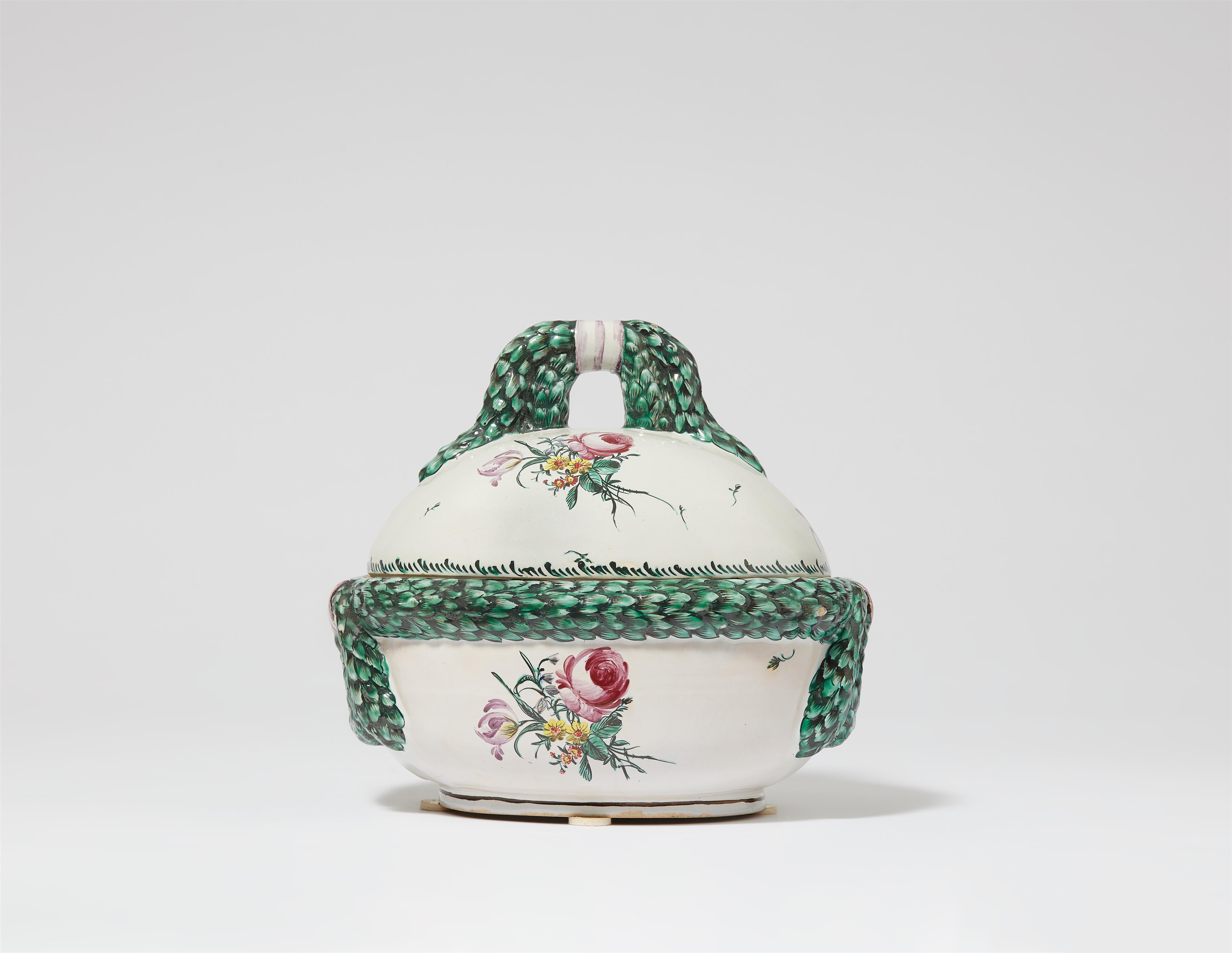 A Prószków faience tureen with laurel wreaths - image-1