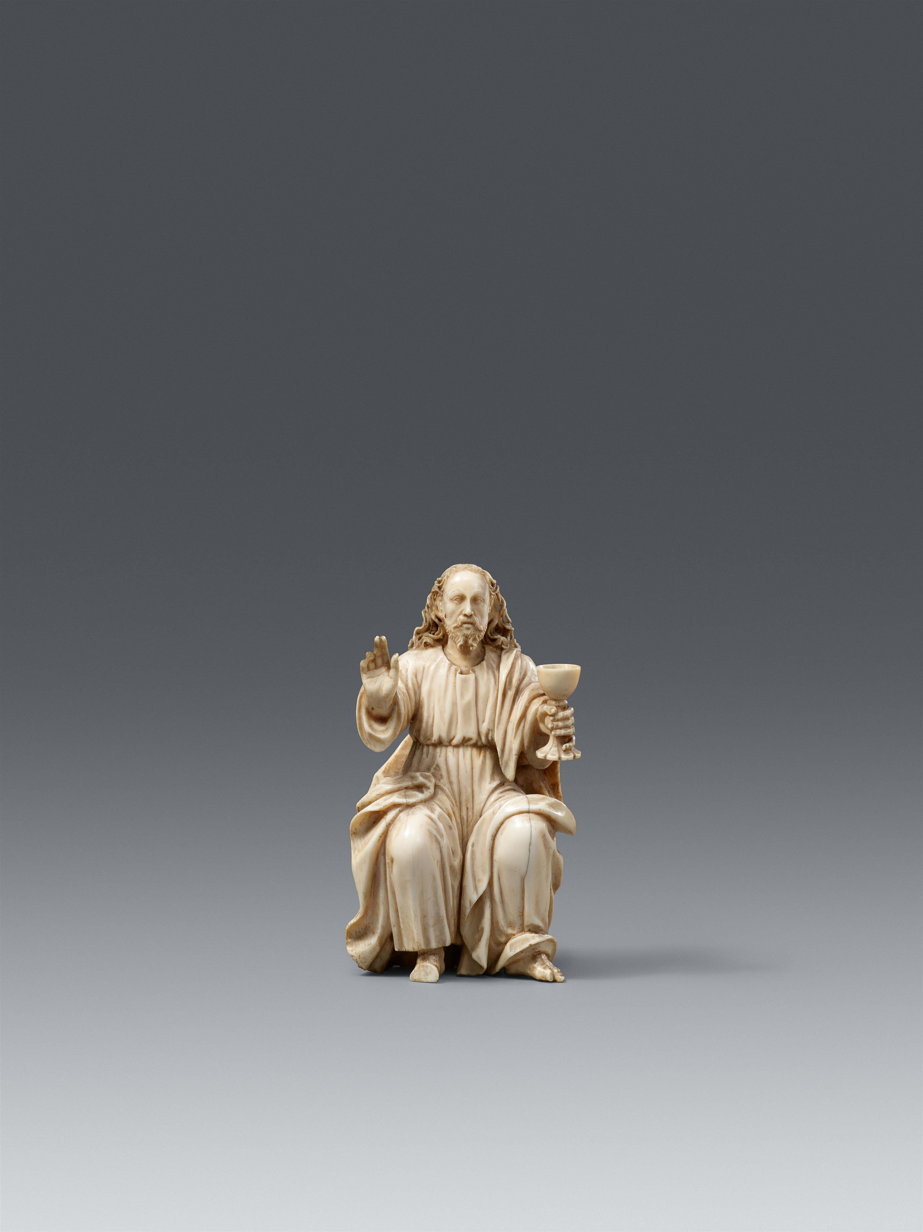 Probably South German late 15th century - A carved ivory figure of Christ Blessing, presumably Southern Germany, late 15th century - image-2