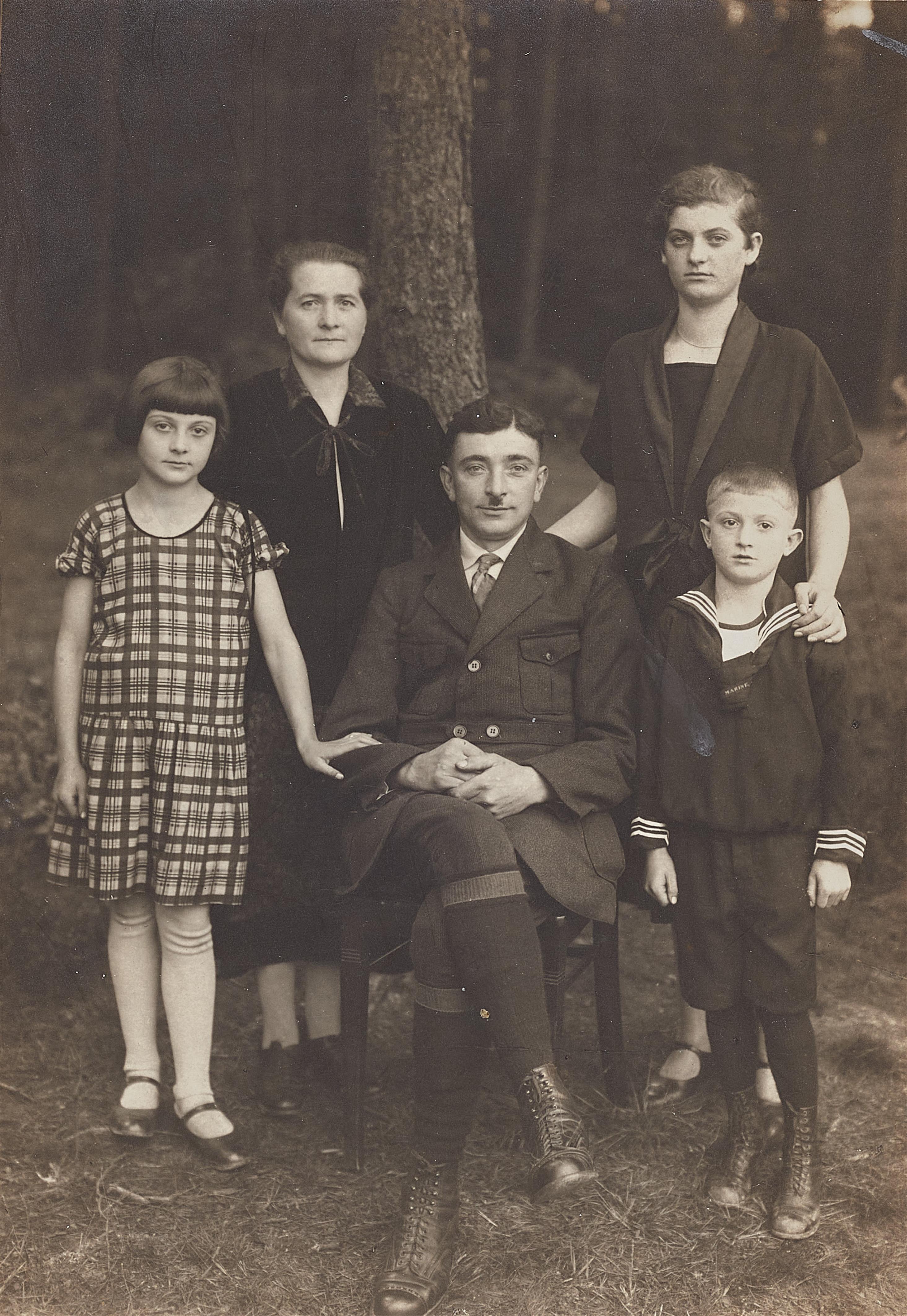 August Sander - Family portrait from Stürzelbach/Westerwald - image-1